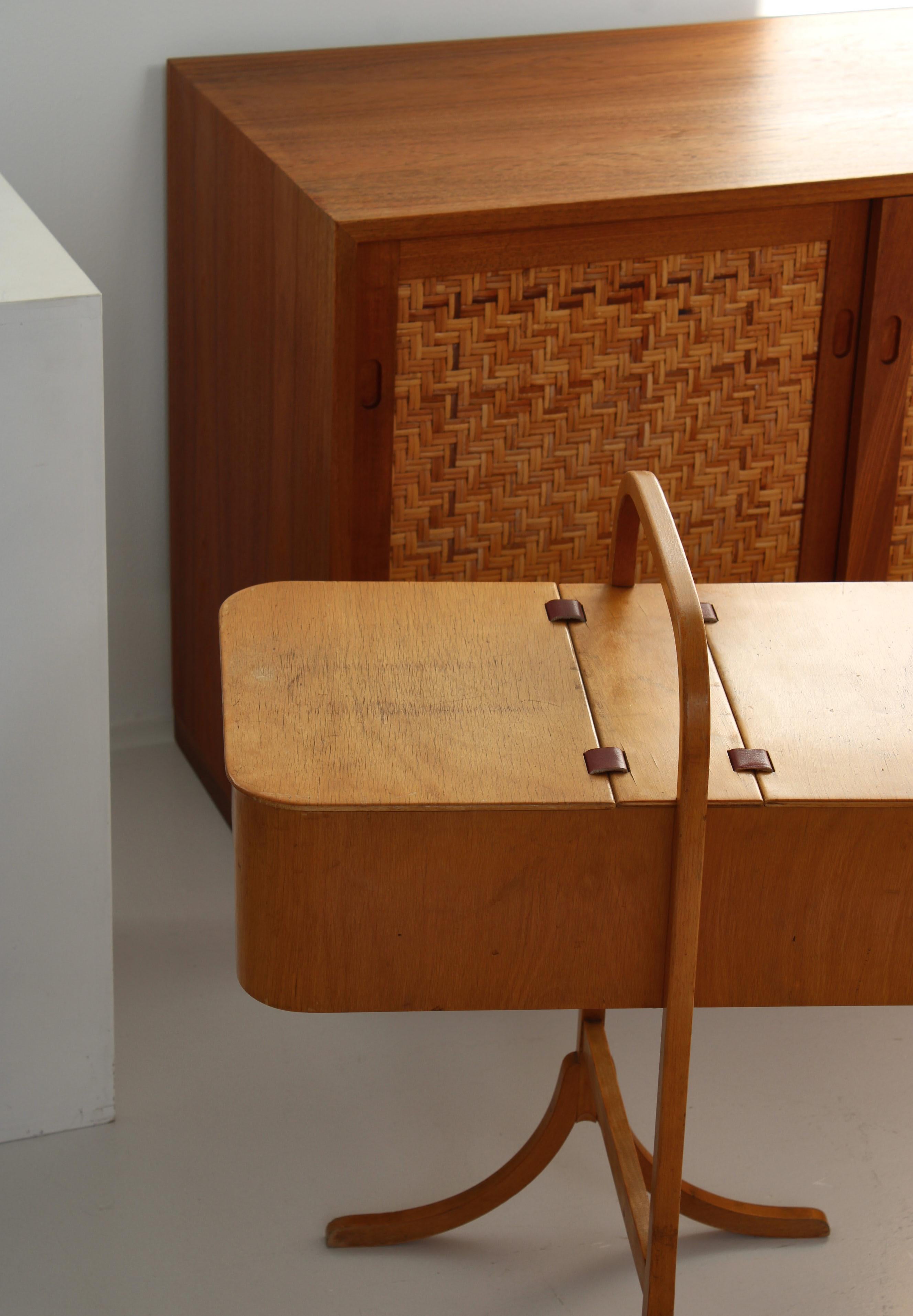 Boîte à couture Fritz Hansen en bois de hêtre et cuir par Søren Hansen, Danemark, 1933 en vente 13