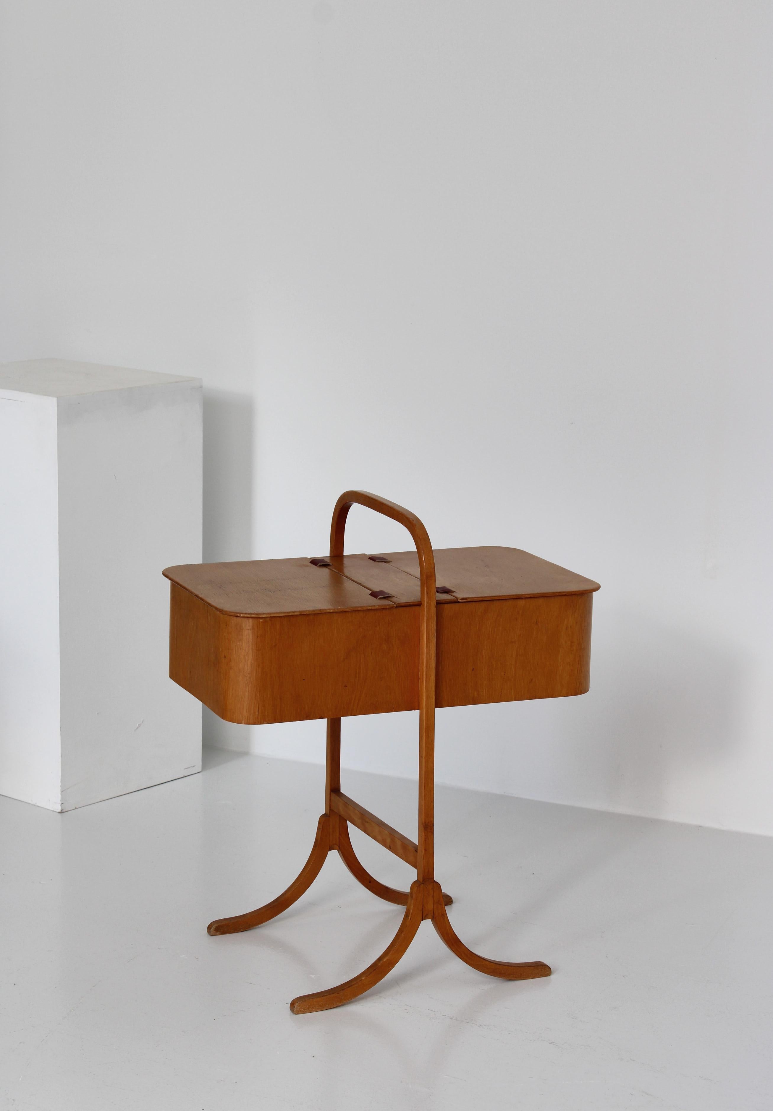 Boîte à couture Fritz Hansen en bois de hêtre et cuir par Søren Hansen, Danemark, 1933 Bon état - En vente à Odense, DK