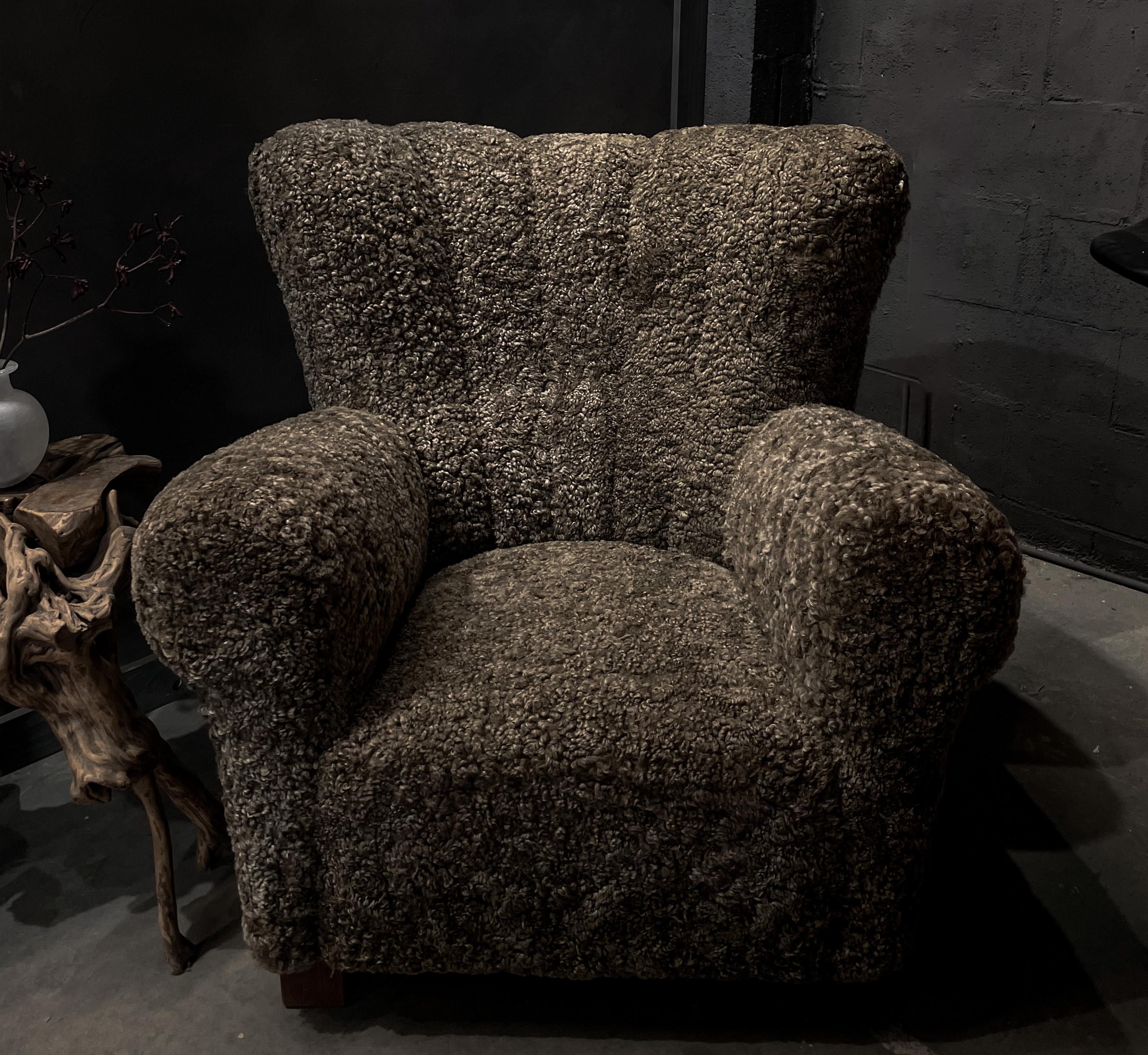 Paire de fauteuils club Fauteuil Wingback modèle 1518 en peau de mouton Fritz Hansen  Bon état - En vente à Asheville, NC