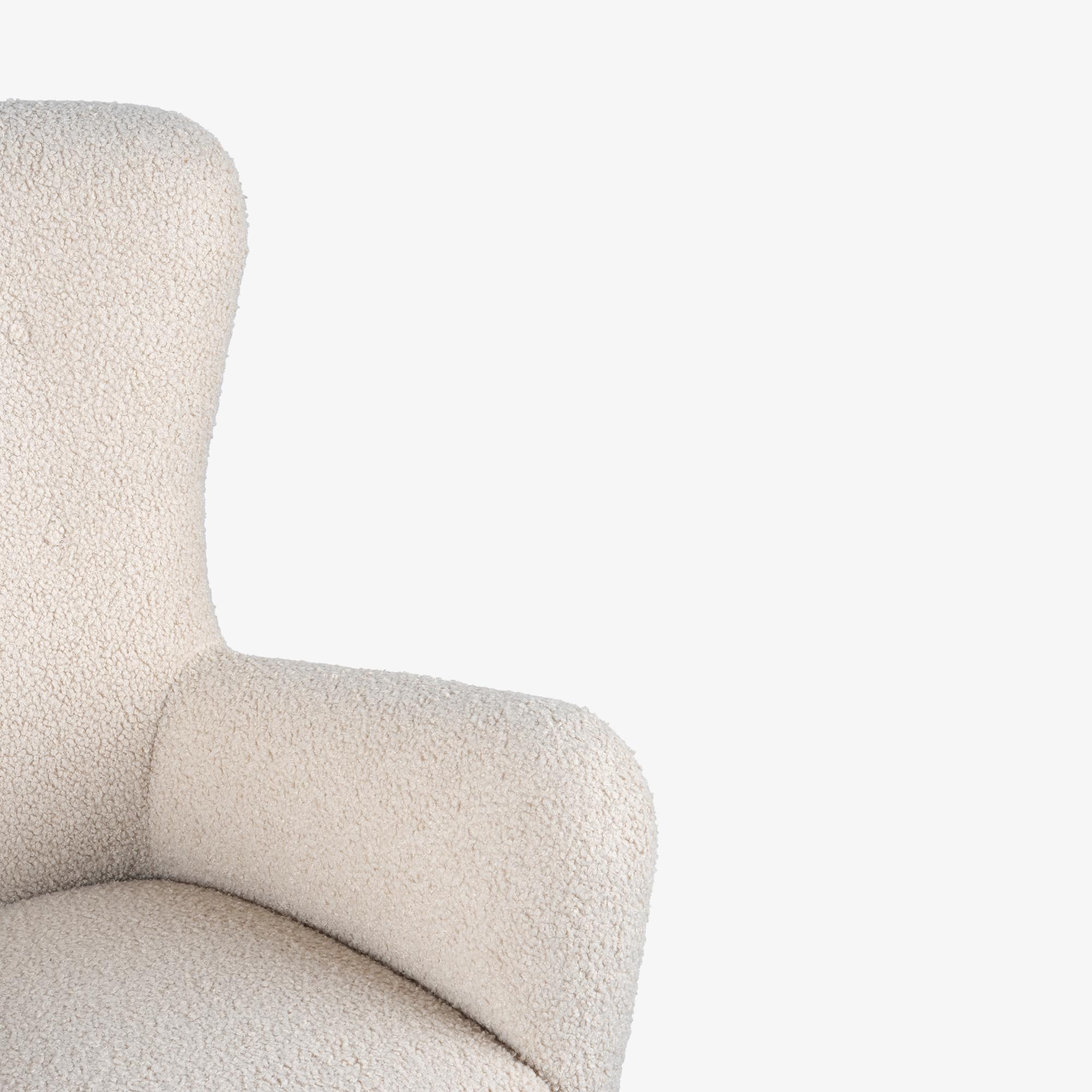 Sedia ad ala danese in stile Fritz Hansen in finto shearling bouclé in vendita 3