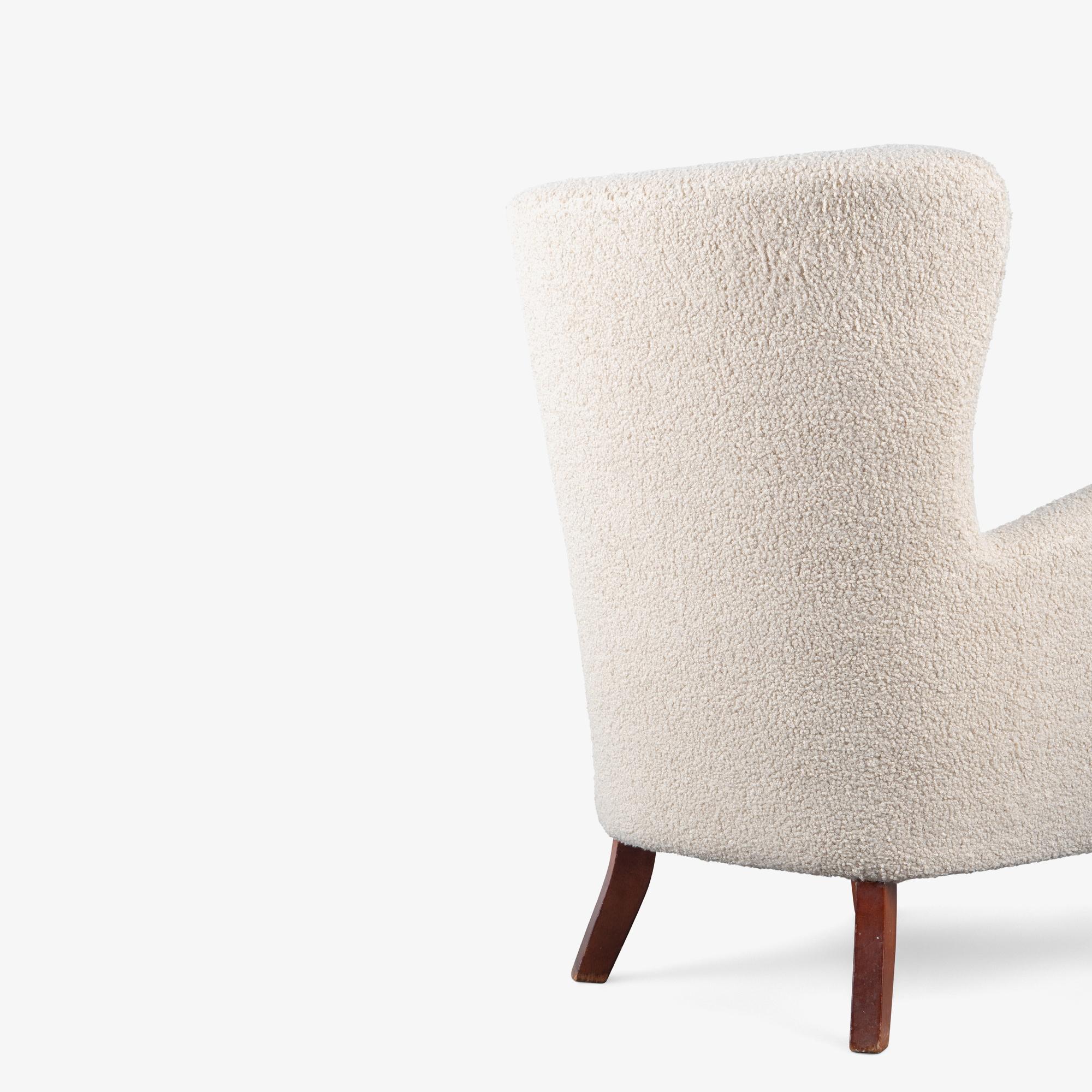 Sedia ad ala danese in stile Fritz Hansen in finto shearling bouclé in vendita 8