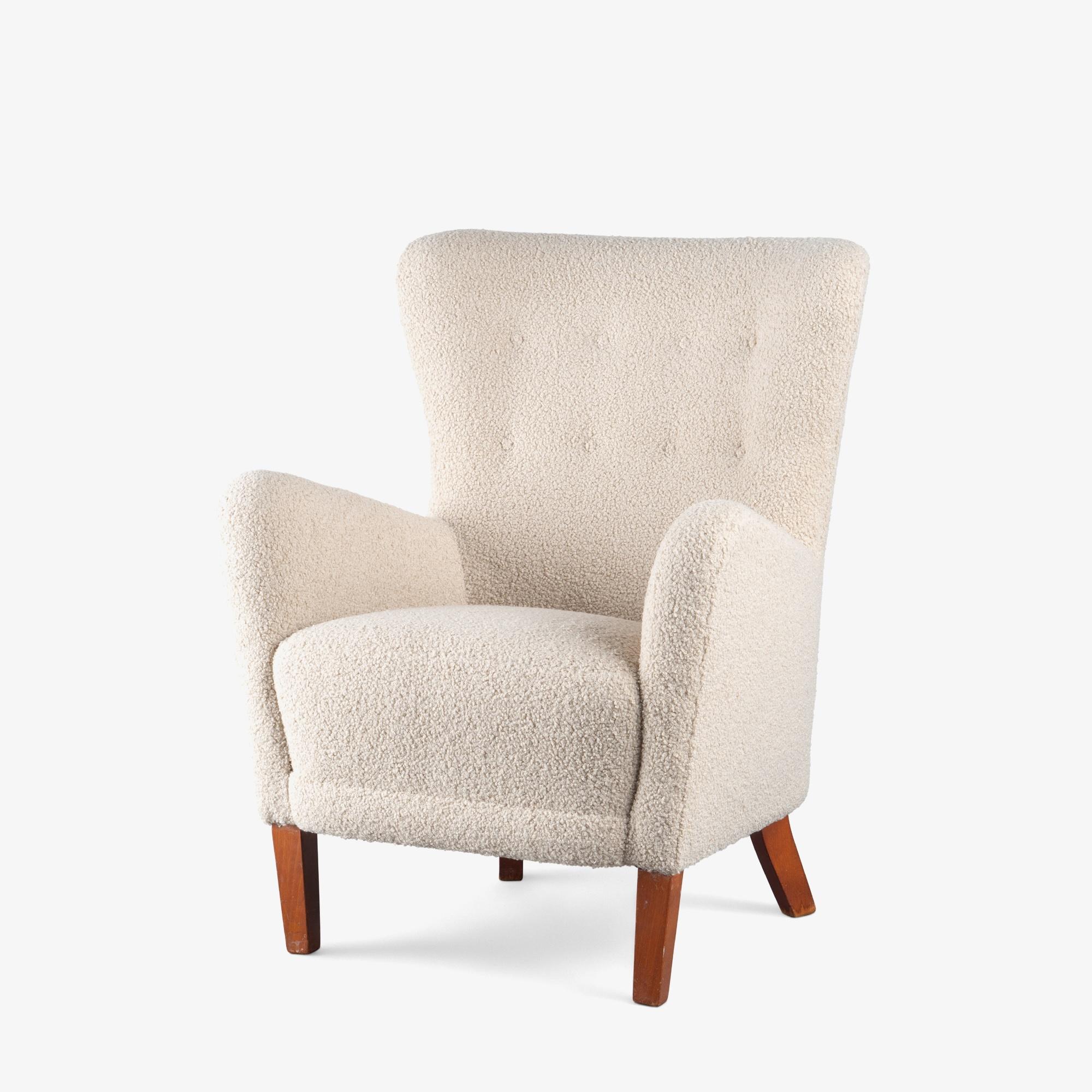 Mid-Century moderno Sedia ad ala danese in stile Fritz Hansen in finto shearling bouclé in vendita