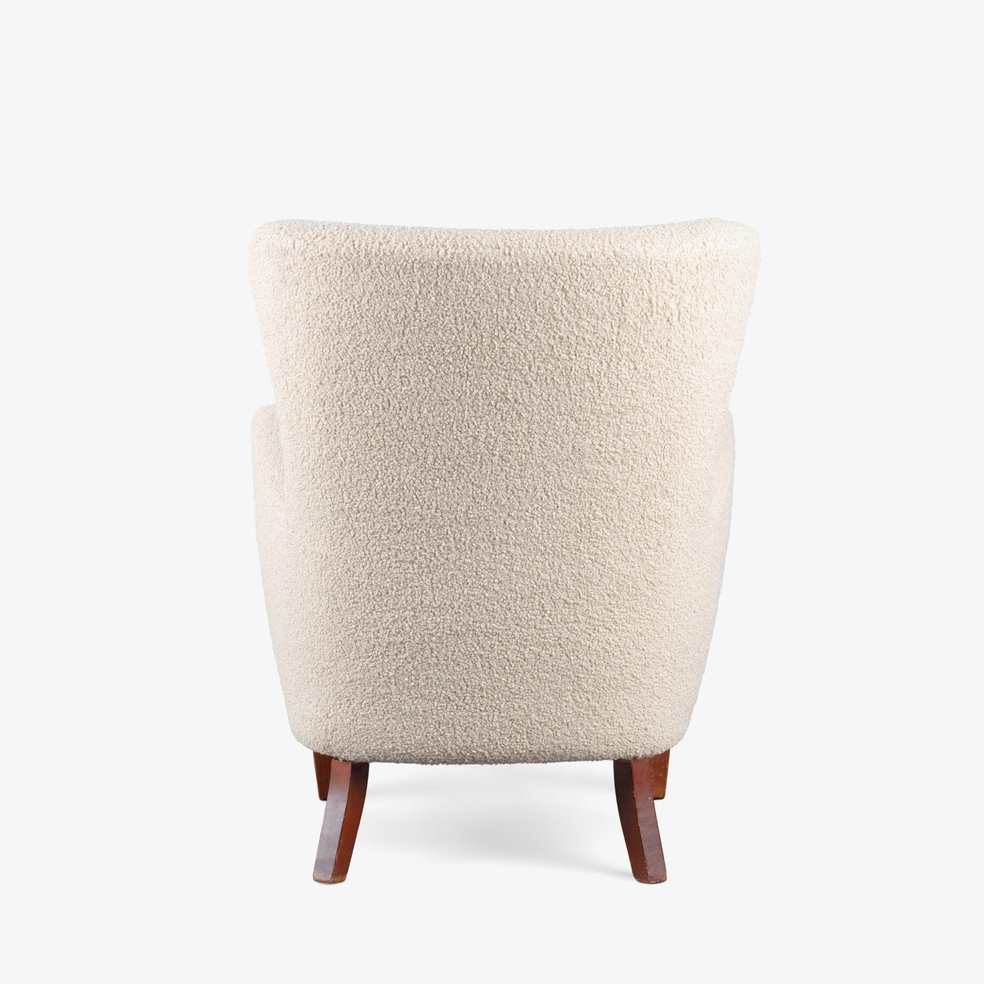 Tessuto Sedia ad ala danese in stile Fritz Hansen in finto shearling bouclé in vendita