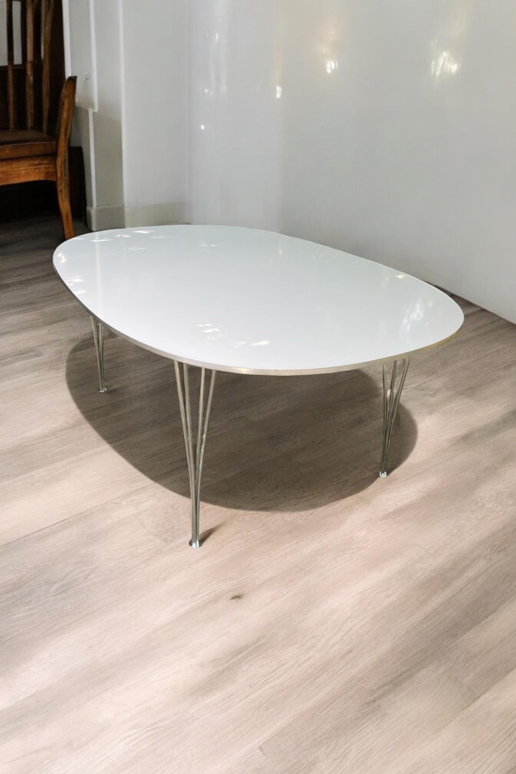 Fritz Hansen 'Super-Ellipse' table from Denmark 1