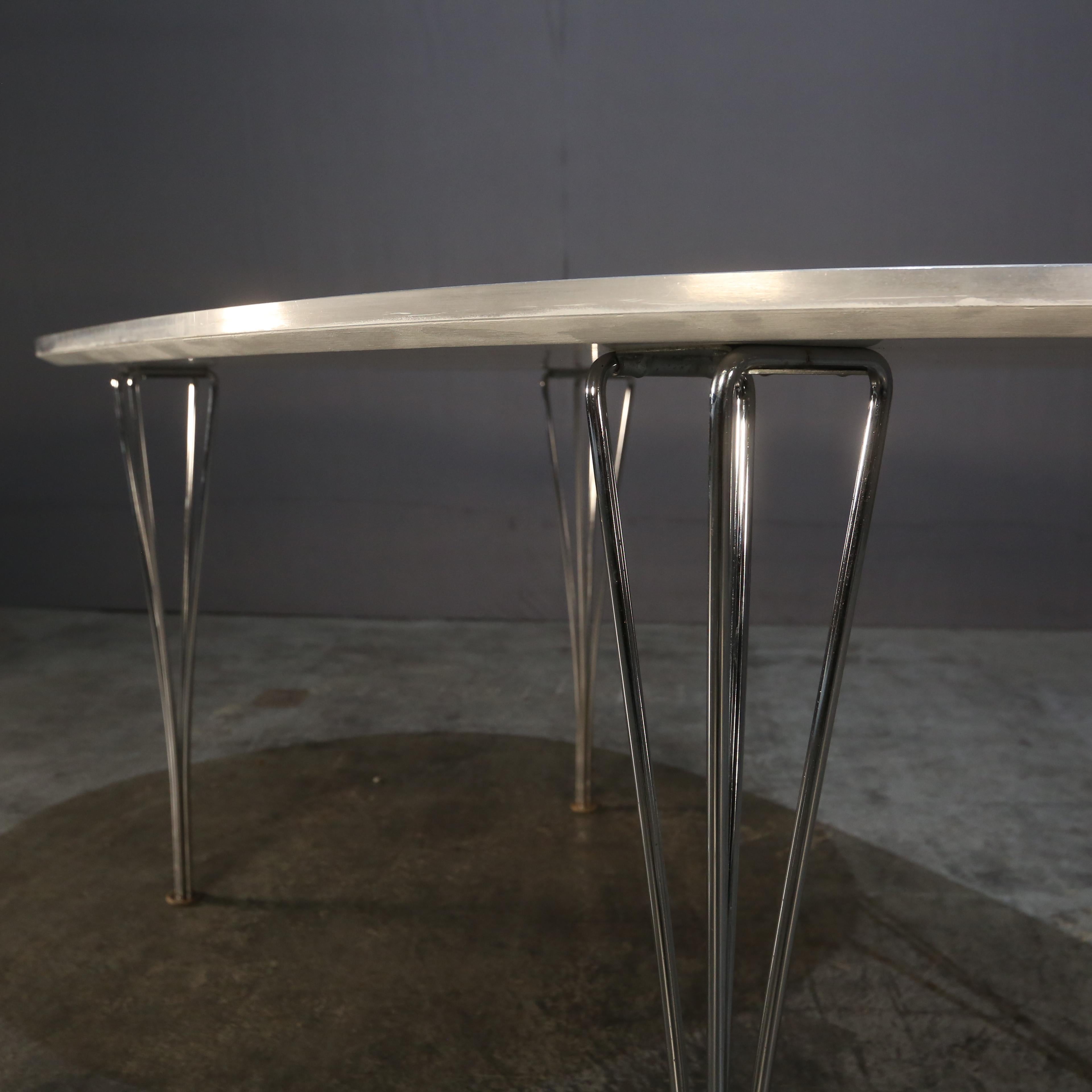 Moderne Table Superellipse de Fritz Hansen par Piet Hein & Bruno Mathsson