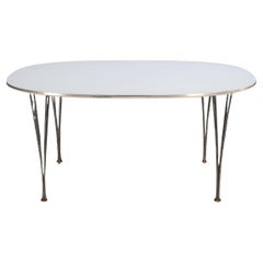 Table Superellipse de Fritz Hansen par Piet Hein & Bruno Mathsson