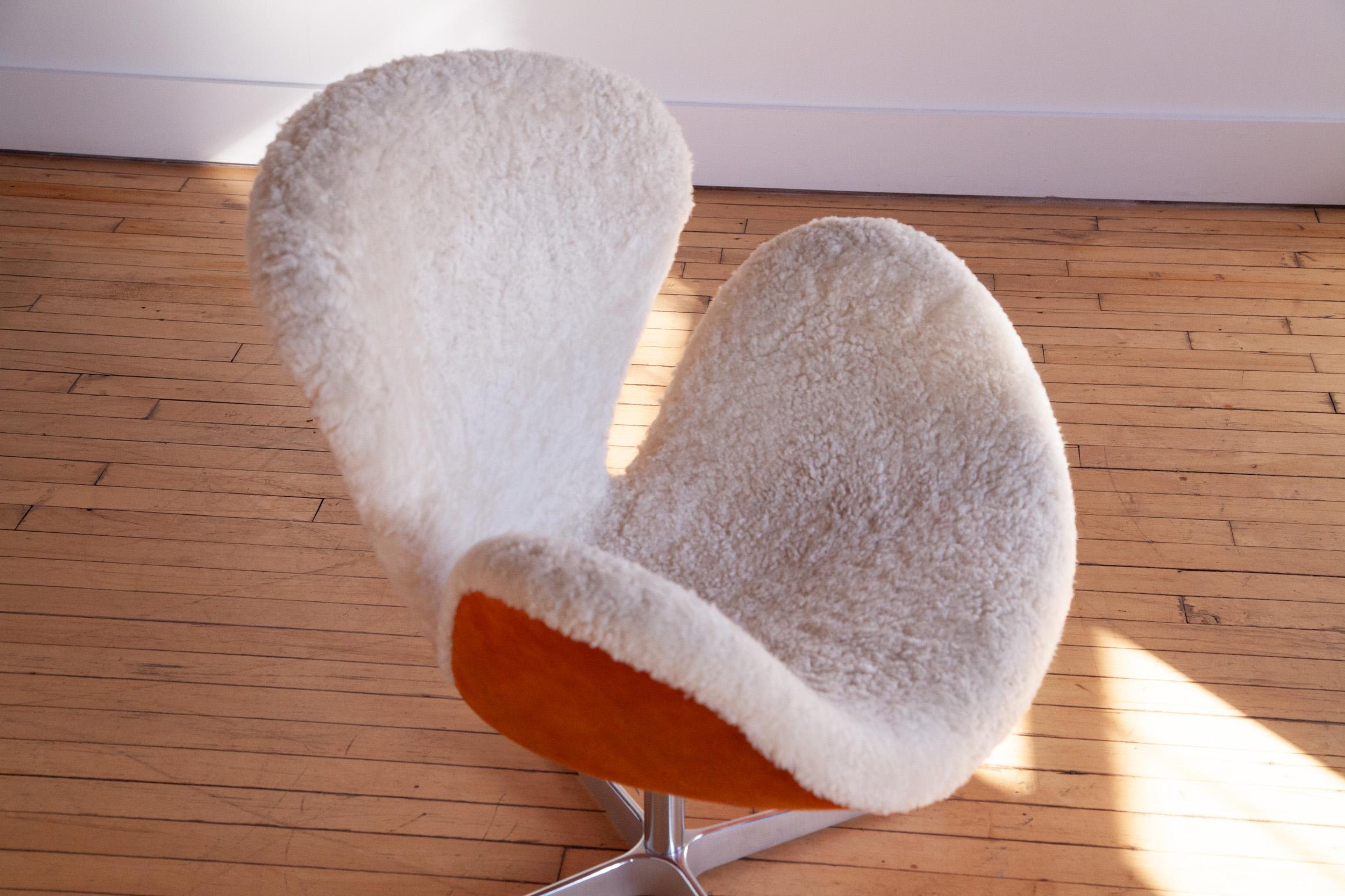 Limited edition shearling (sheepskin) Swan chair. Authentic Fritz Hansen. 

This item is no longer in production. 

Multiple chairs available in very good condition. Swivels, but doesn't recline.

Production year 2014-2015. 

Ships from