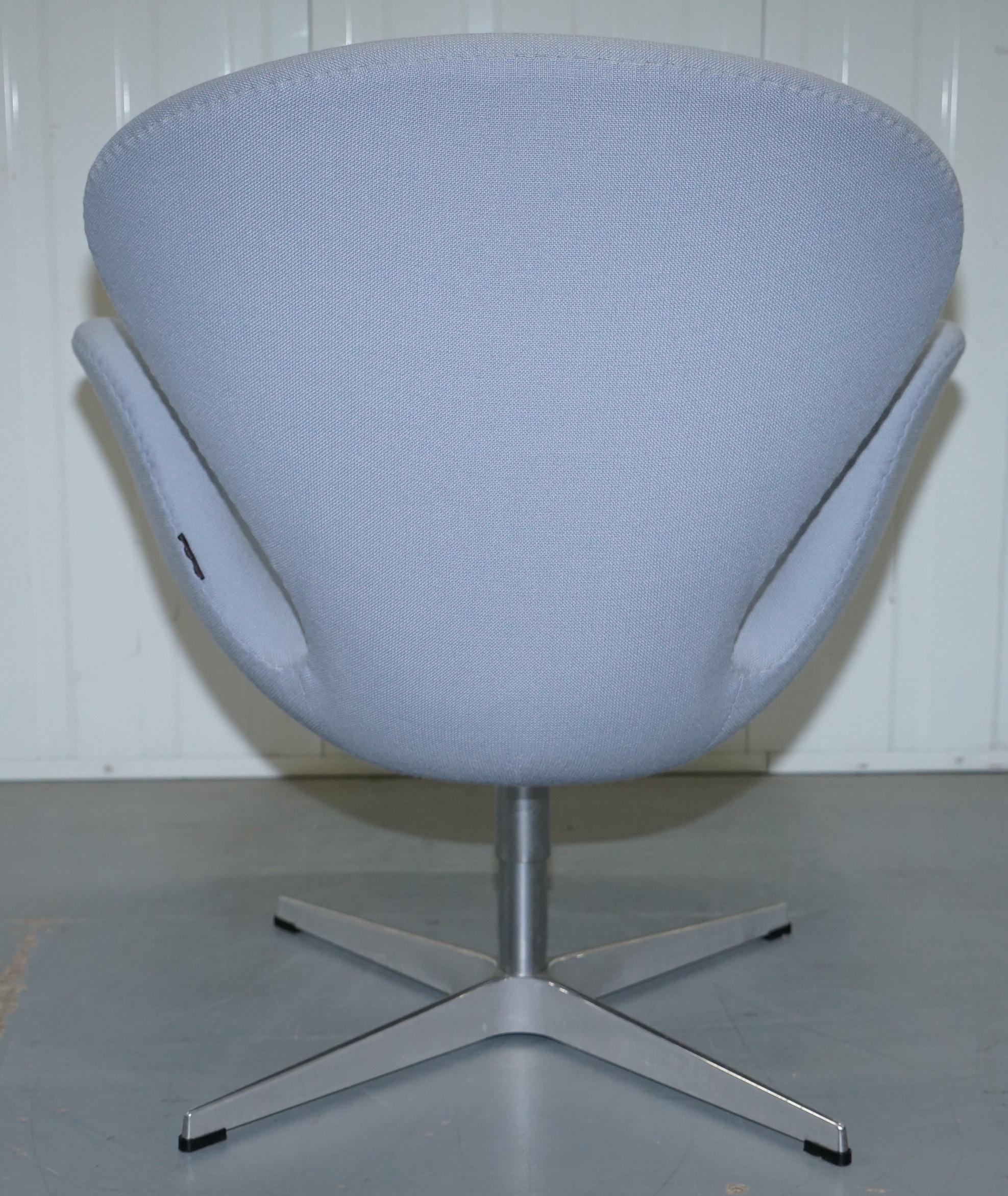 Fritz Hansen Swan Swivel Armchair Designed by Arne Jacobsen for Sas 4
