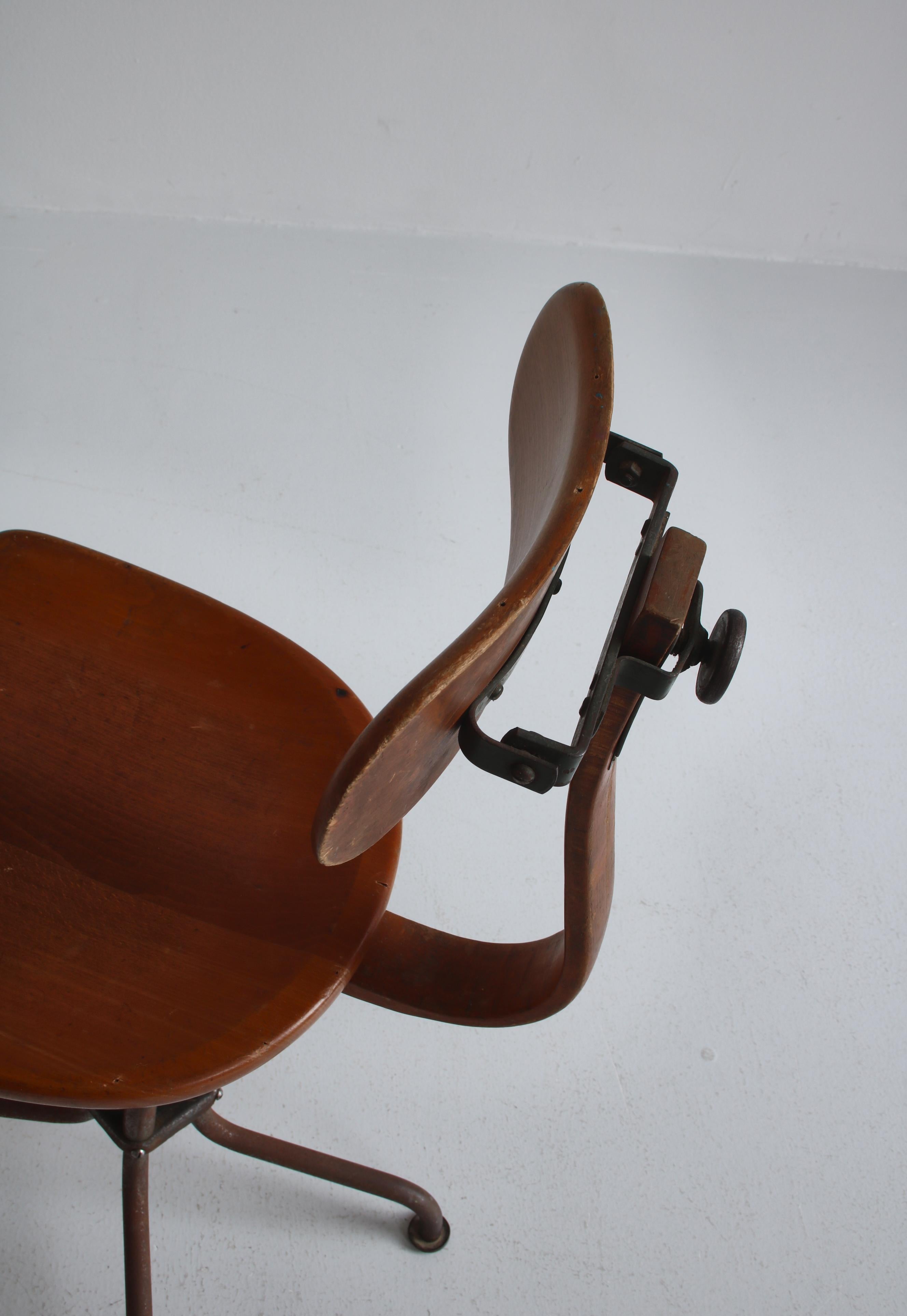 Fritz Hansen Swivel Desk Chair Bauhaus Style Tube Steel and Beechwood, 1930s For Sale 7