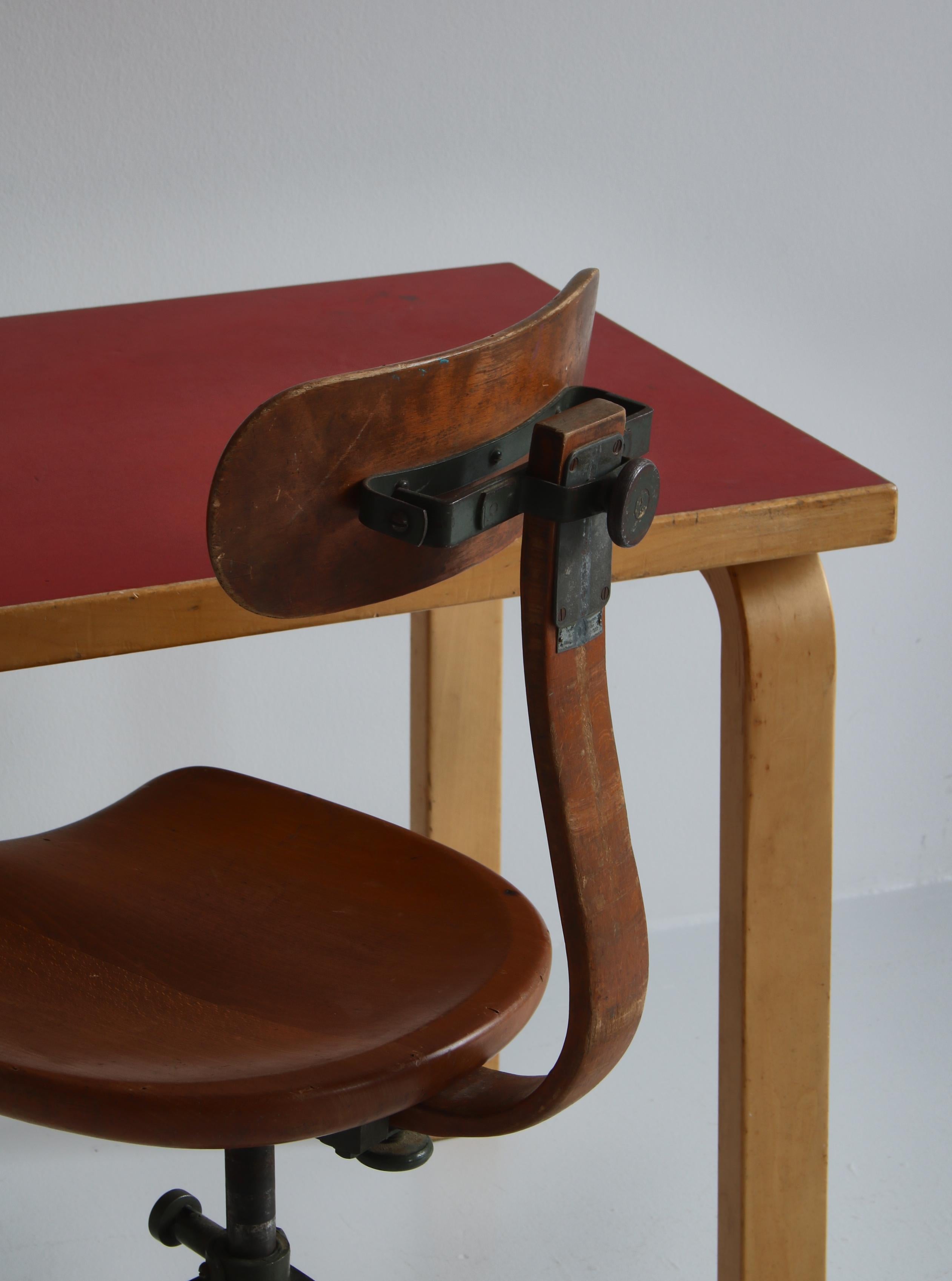 Fritz Hansen Swivel Desk Chair Bauhaus Style Tube Steel and Beechwood, 1930s In Fair Condition For Sale In Odense, DK
