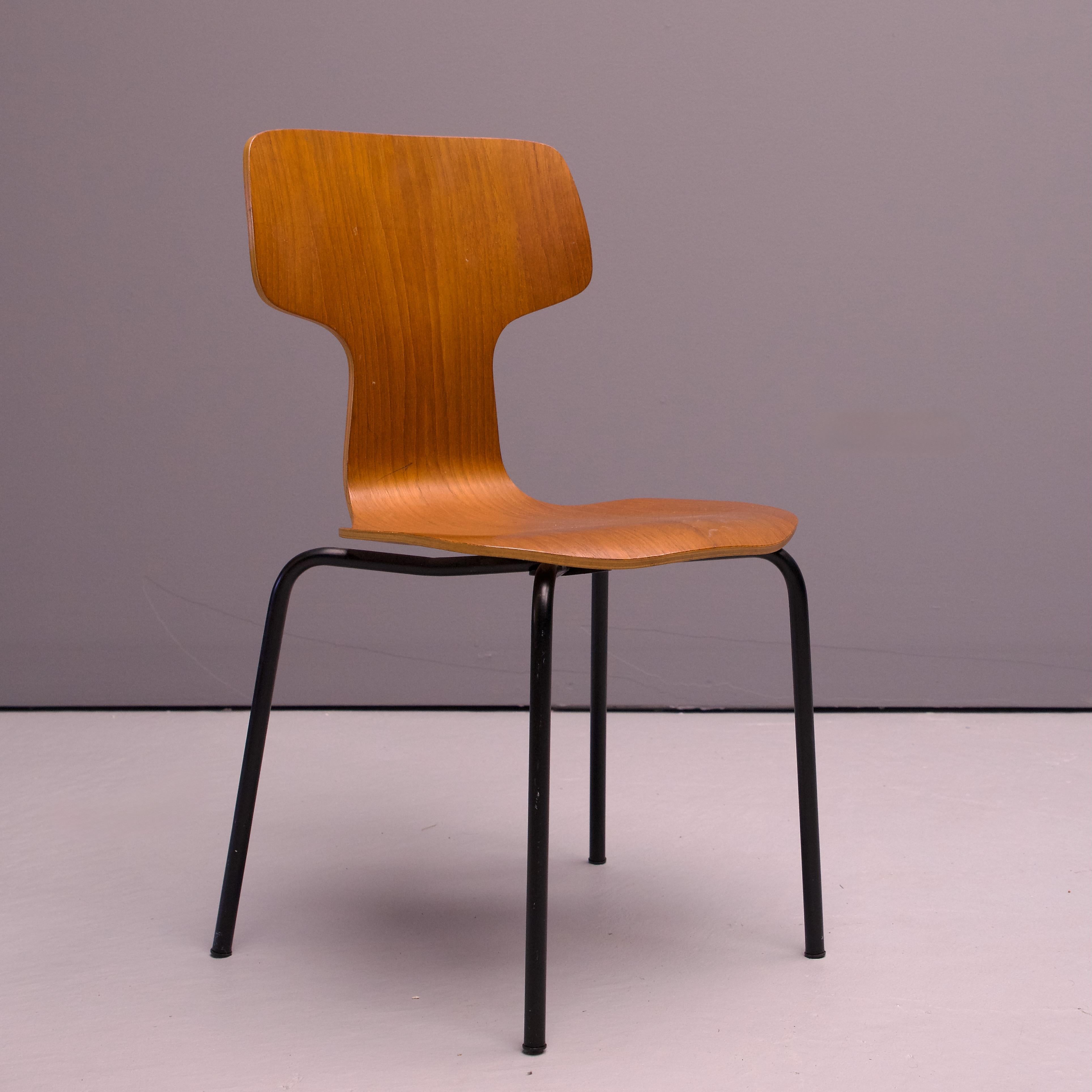 Silla T de teca modelo 3103 de Fritz-Hansen, por Arne Jacobsen Vintage Años 60 Danés en venta