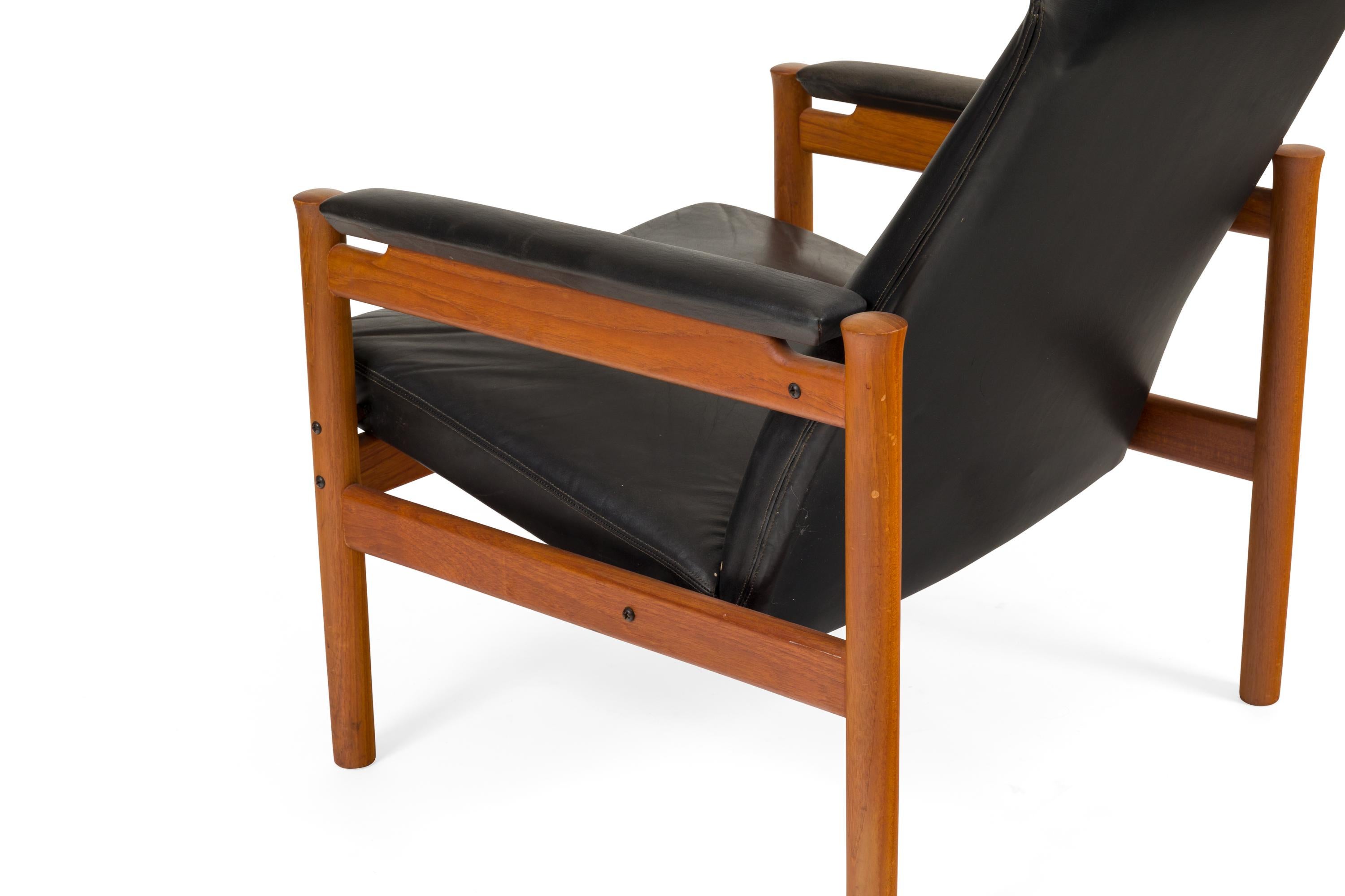 Fritz Hansen Teak Wing Chair and Ottoman by Soren Hansen, Denmark 1960s In Good Condition In New York, NY