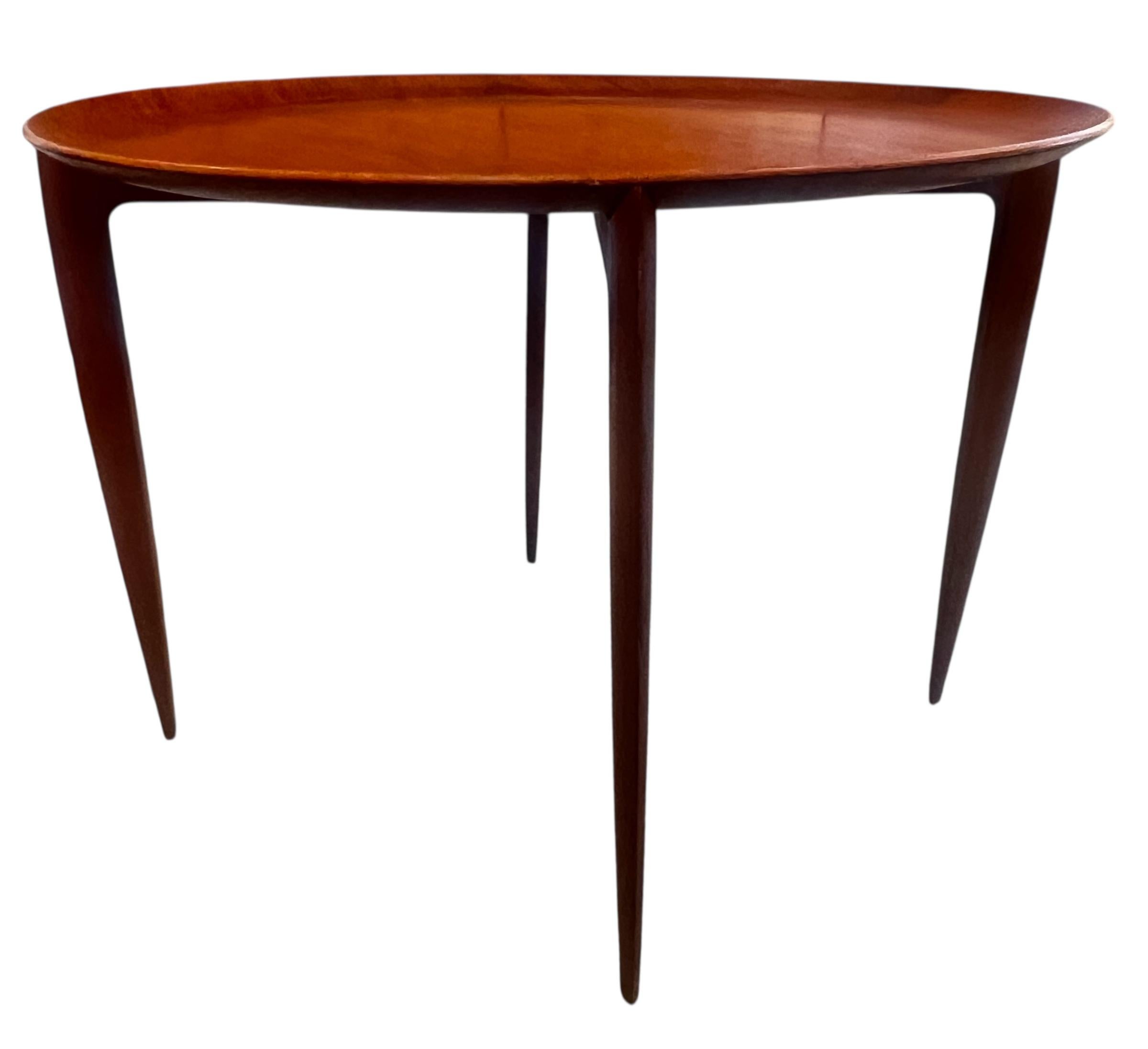 Fritz Hansen Teakwood Folding Tray Table by Svend Willumsen & H Engholm (Dänisch) im Angebot