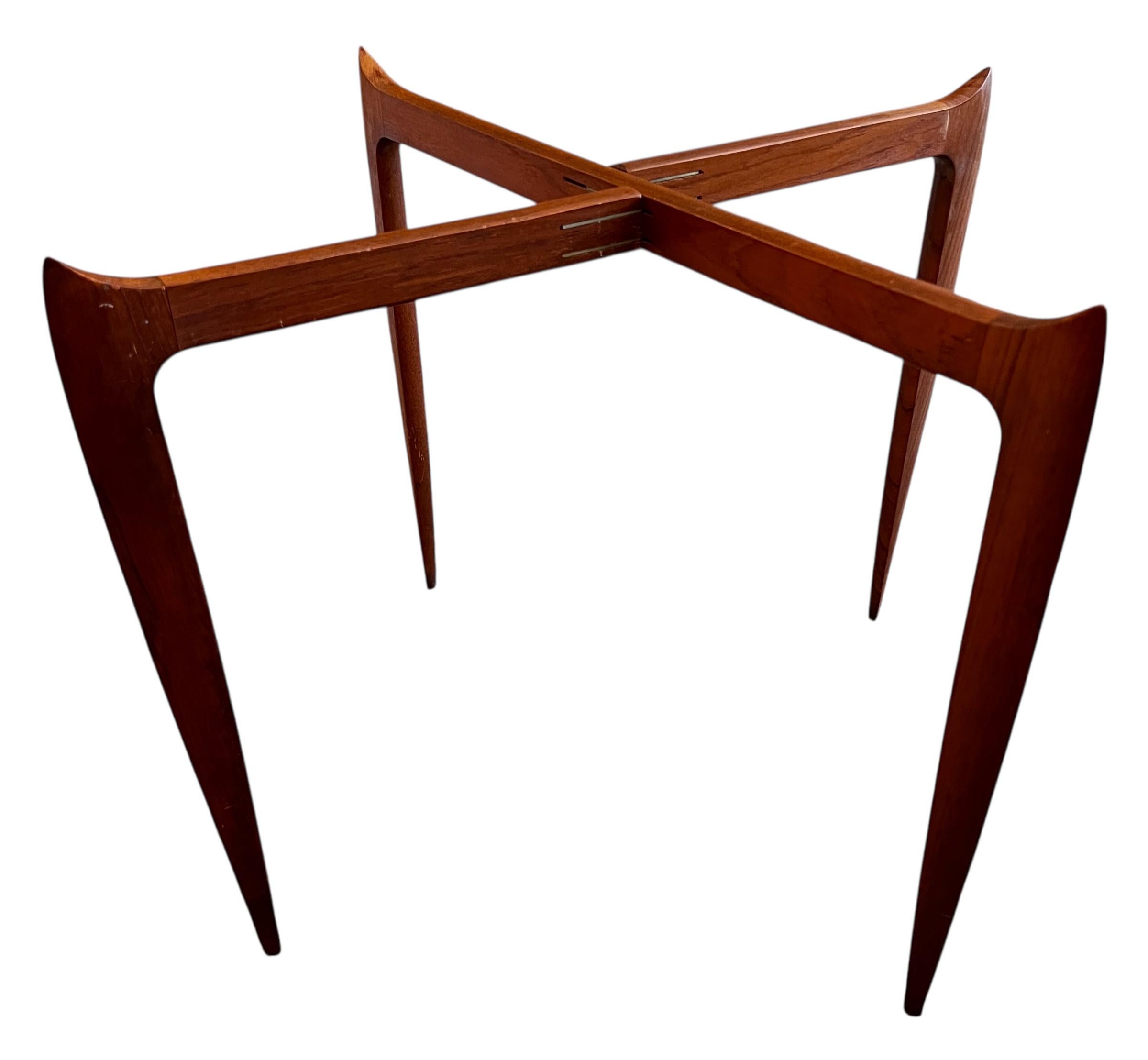 Fritz Hansen Teakwood Folding Tray Table by Svend Willumsen & H Engholm (Teakholz) im Angebot
