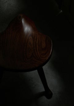 Fritz Hansen Dreibeiniger Hocker aus Ulmenholz von Josef Frank, 1945, Dänemark