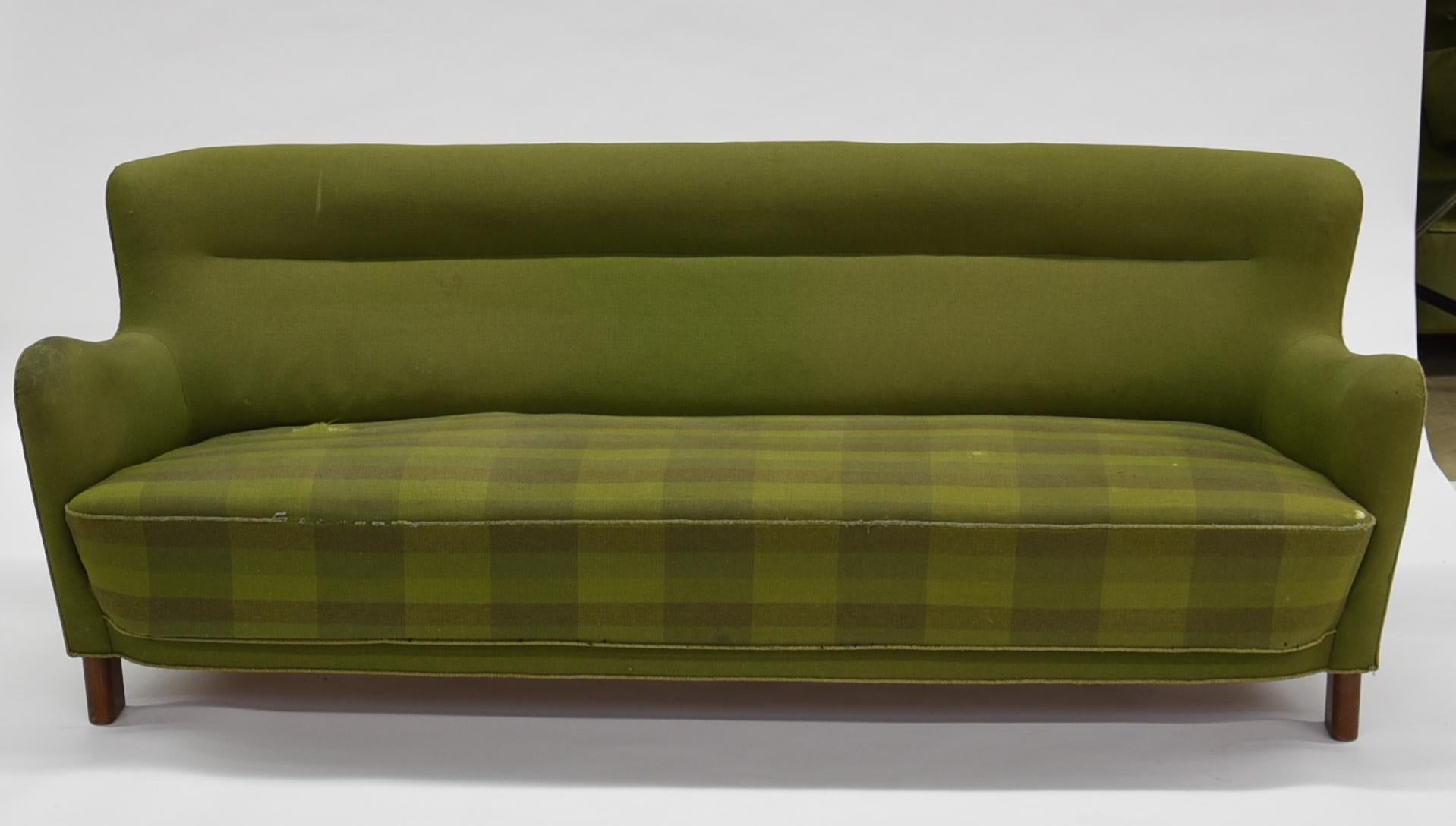 Fritz Hansen Three-Seat Sofa Green Model 1669a / 4468 For Sale 6