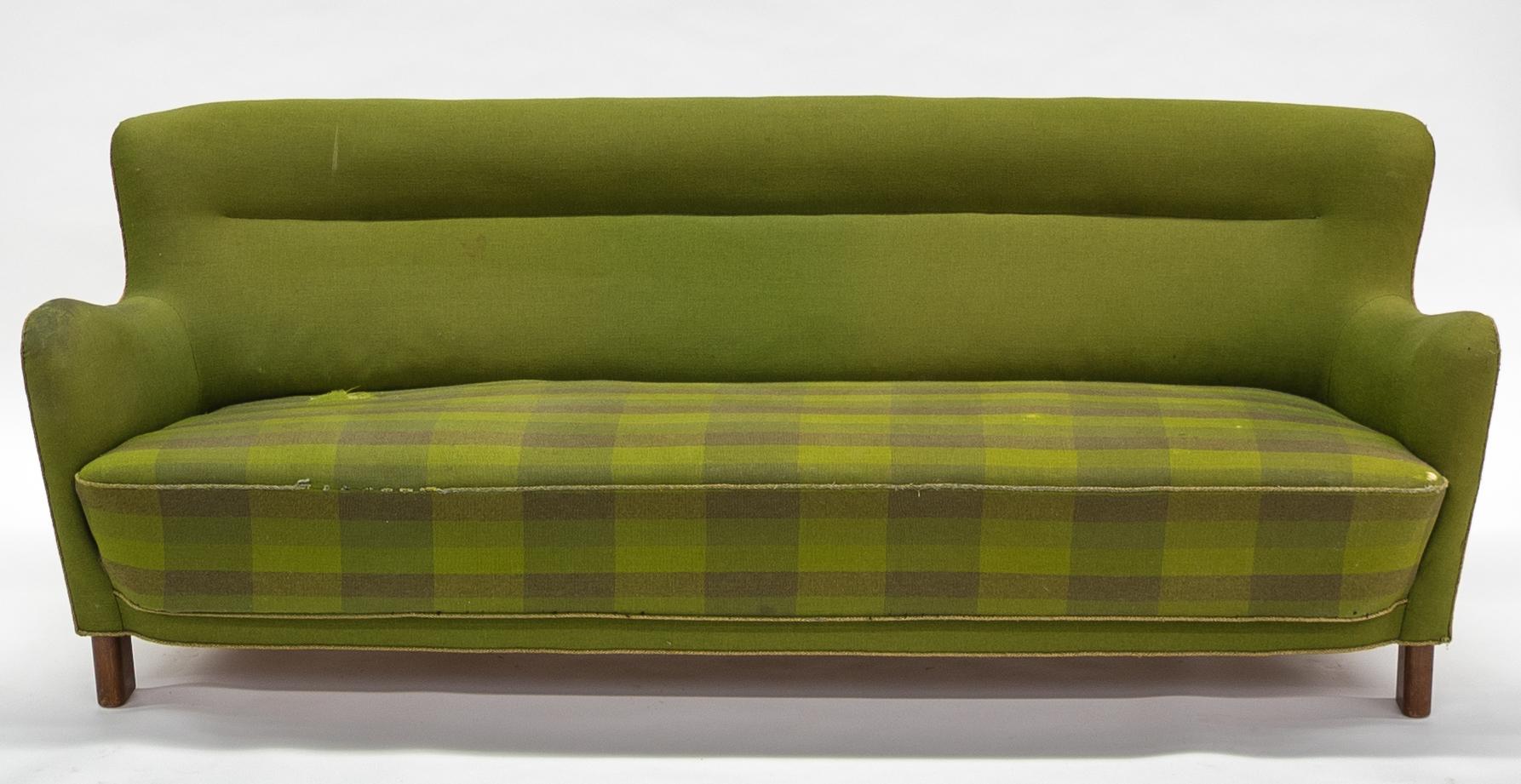 Fritz Hansen Three-Seat Sofa Green Model 1669a / 4468 For Sale 8