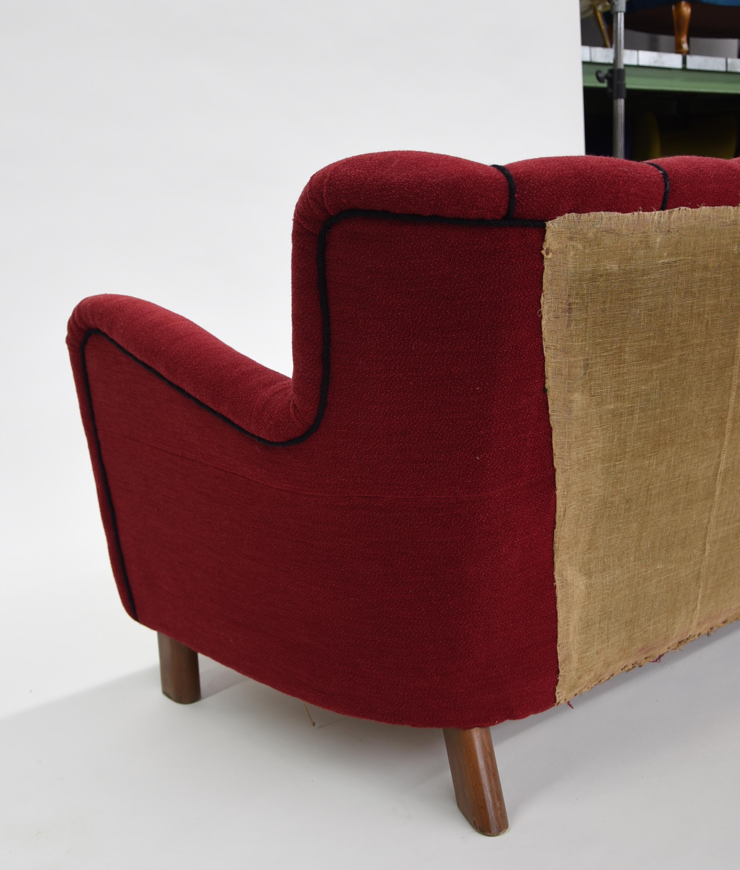 Fritz Hansen Three-Seat Sofa Model 1669a Red 3-Seat Couch 1940s Midcentury 2