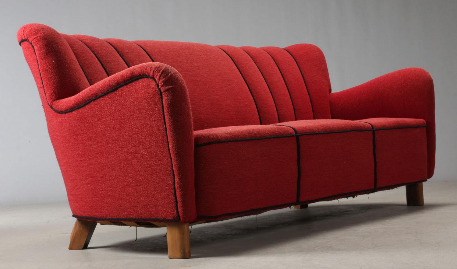 Mid-Century Modern Fritz Hansen Three-Seat Sofa Model 1669a Red 3-Seat Couch 1940s Midcentury