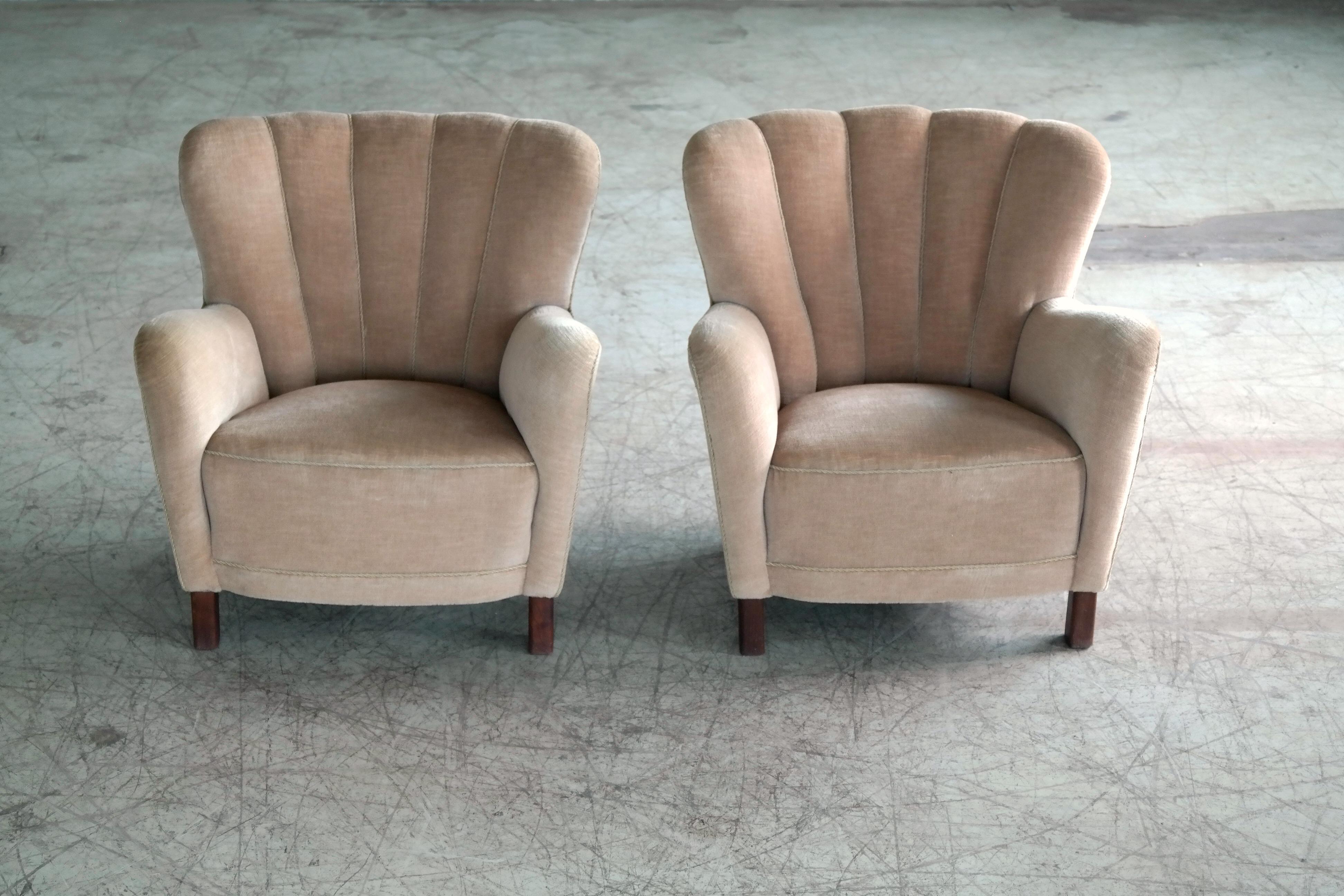 Mid-Century Modern Fritz Hansen Variant of Model 1669 Danish Midcentury 1940s Easy Chair in Mohair