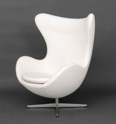 Fritz Hansen White Upholstered Egg Chair
