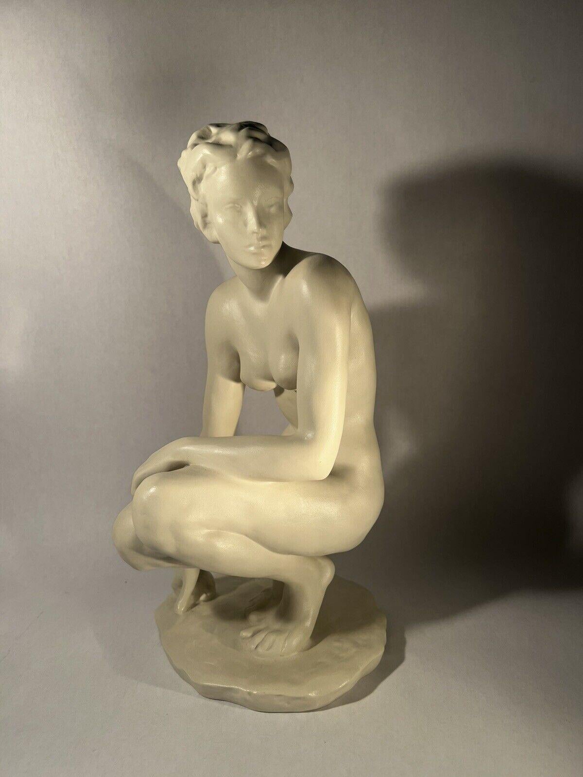20th Century Fritz Klimsch Rosenthal Biscuit Porcelain “Crouching Women” Circa 1940 Sculpture For Sale
