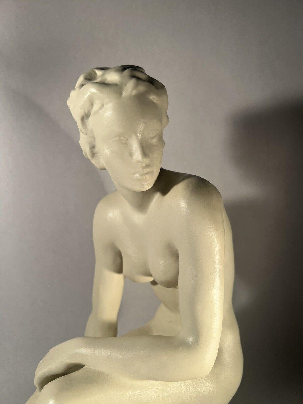 Ceramic Fritz Klimsch Rosenthal Biscuit Porcelain “Crouching Women” Circa 1940 Sculpture For Sale