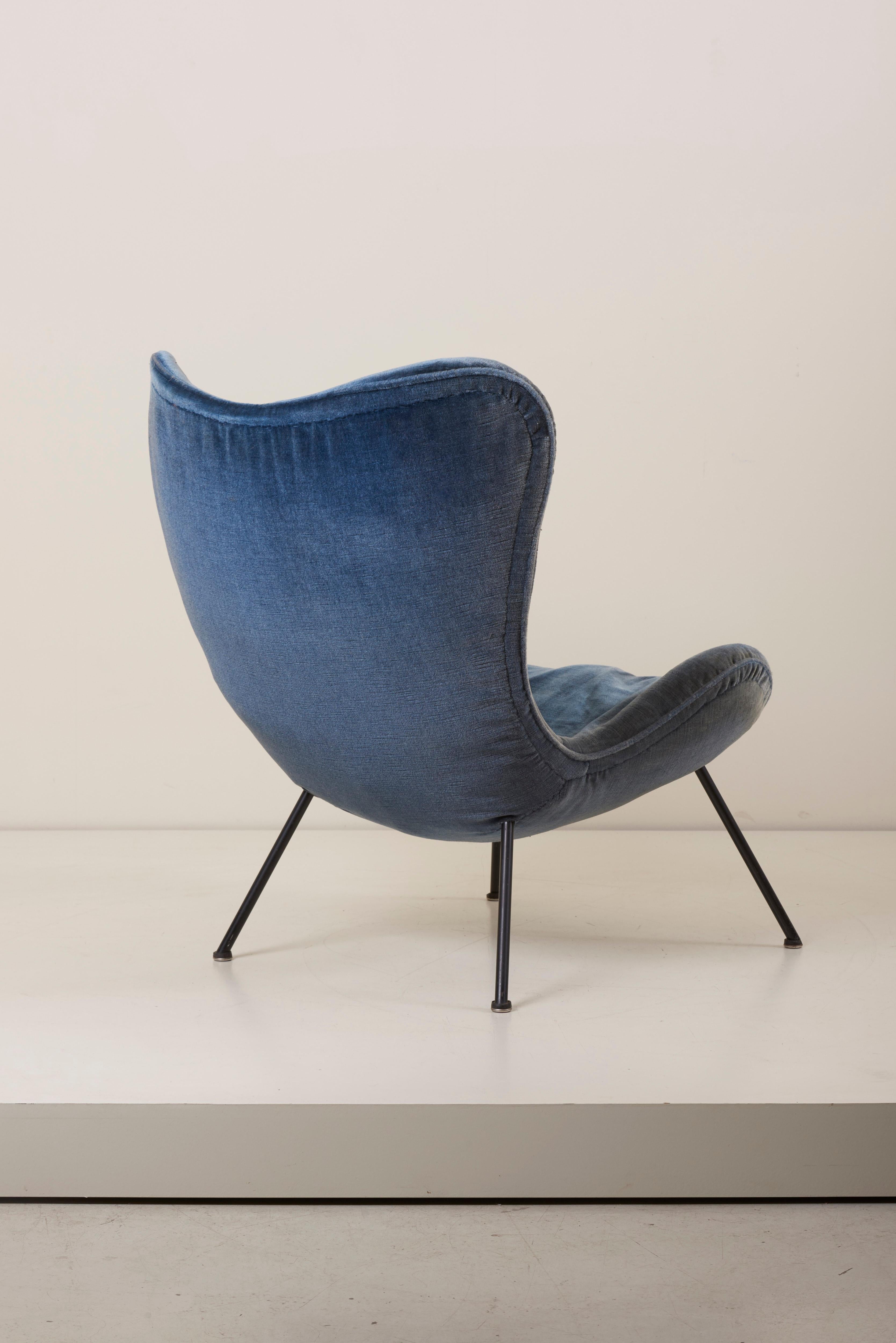 Fritz Neth 'Madame' Lounge Chair for Correcta, Germany, 1950s Upholstery needed In Fair Condition In Berlin, DE