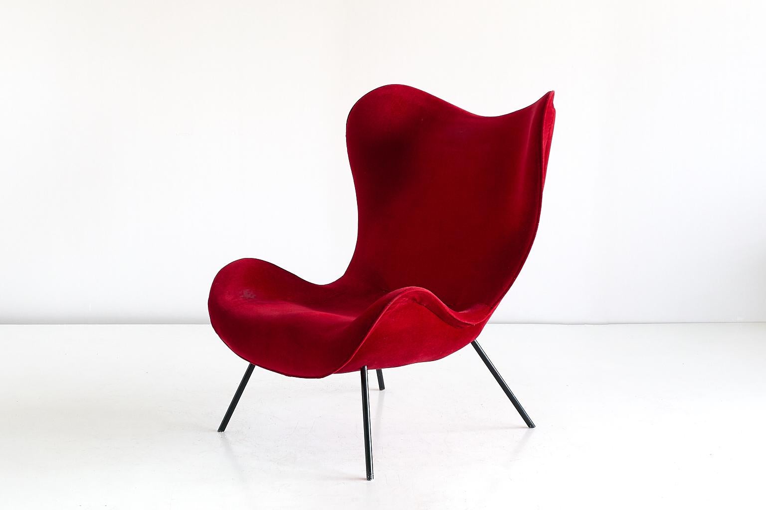 Mid-20th Century Fritz Neth 'Madame' Lounge Chair in Red Velvet for Correcta, Germany, 1950s