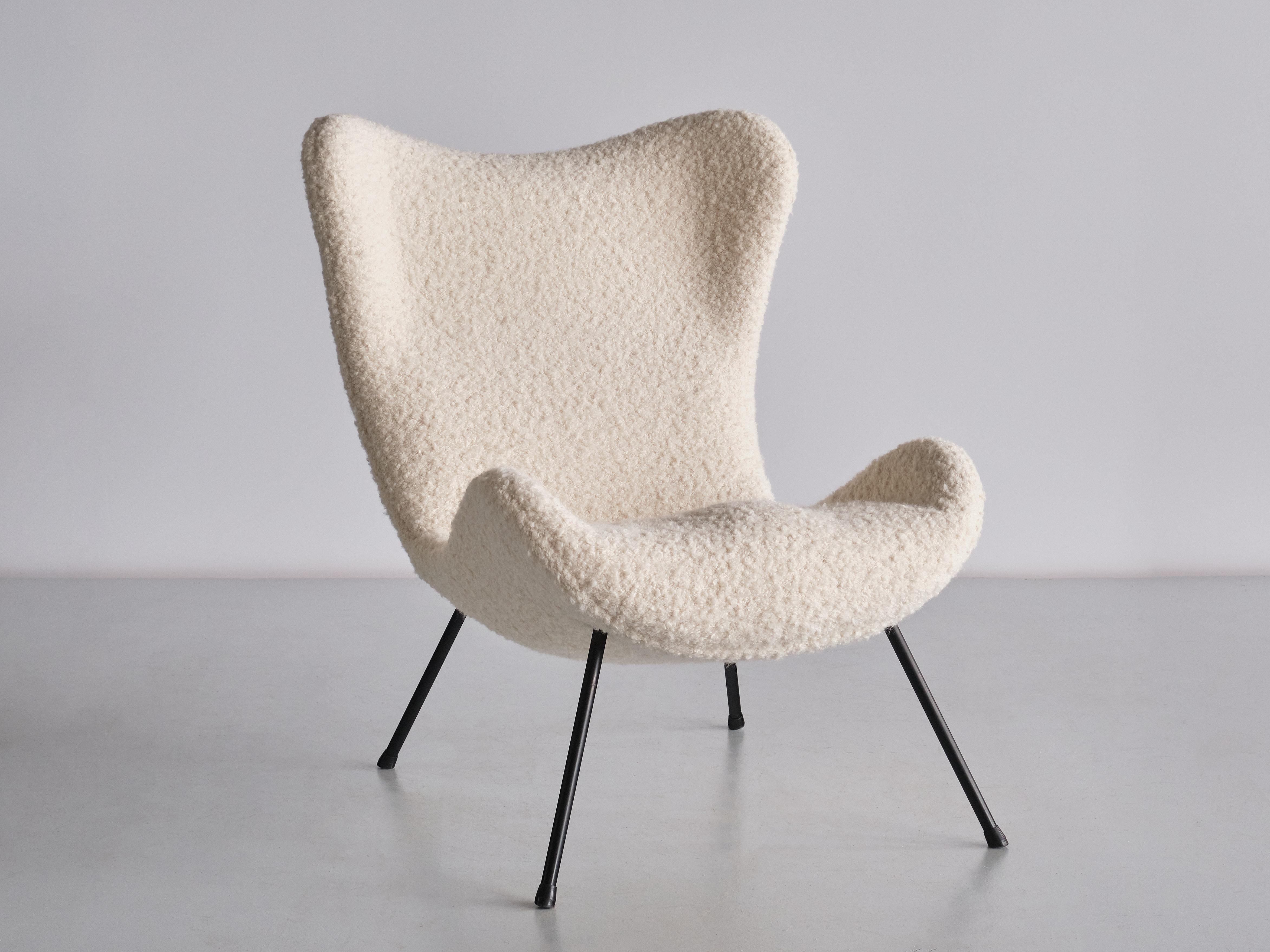 Mid-Century Modern Fritz Neth 'Madame' Lounge Chair in White Nobilis Bouclé, Correcta Germany, 1958 For Sale