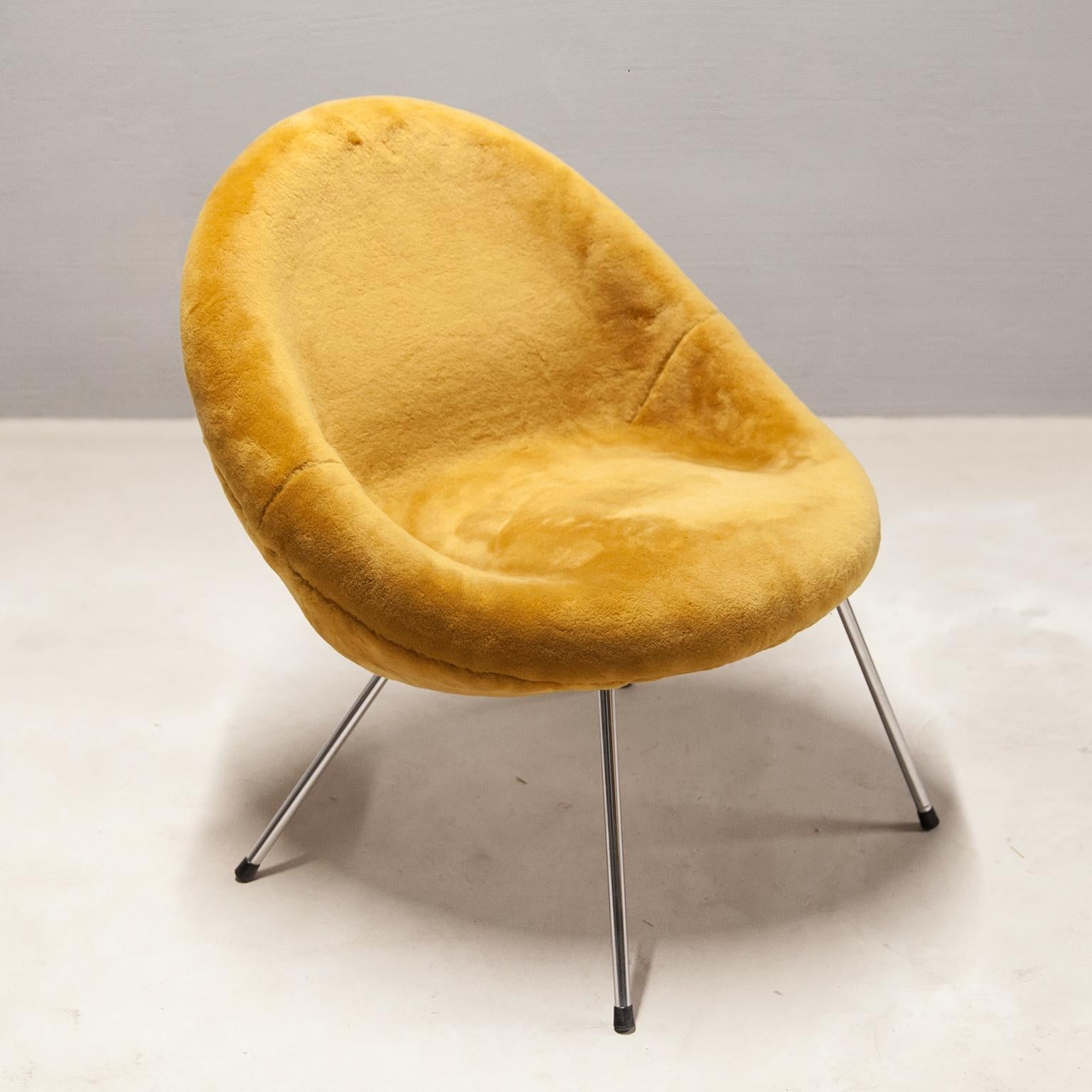 Monsieur armchair by Fritz Neth, Correcta Stizformbau edition in orange velour fabric, Germany 1950s. The seat and the back are moulded from the same piece and curved in an ergonomic shape which ensures comfort and aesthetics.
76 H x 66 W x 60 D cm