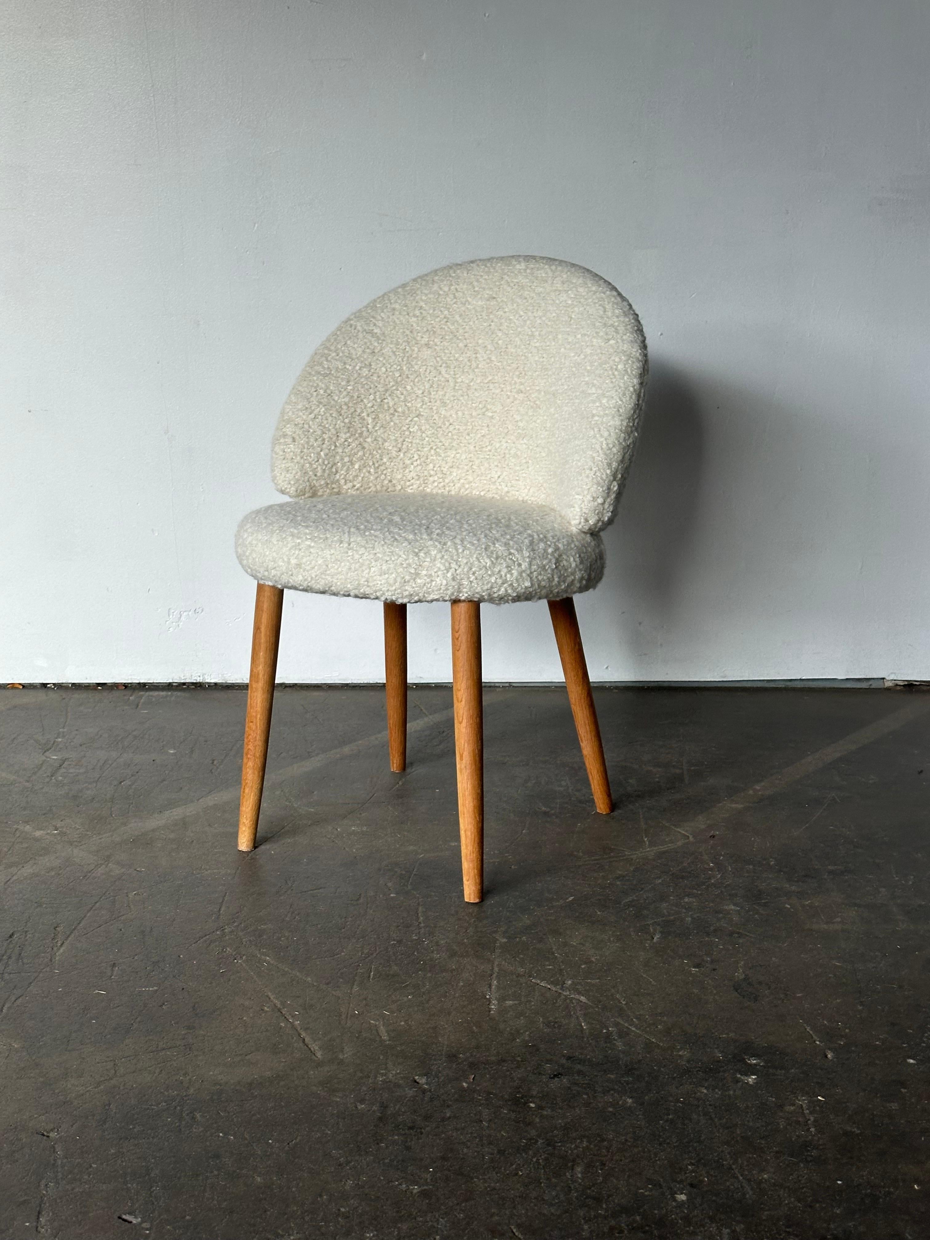 Scandinavo moderno Frode Holm attr. Sedia Vanity in Boucle Avorio &New in vendita