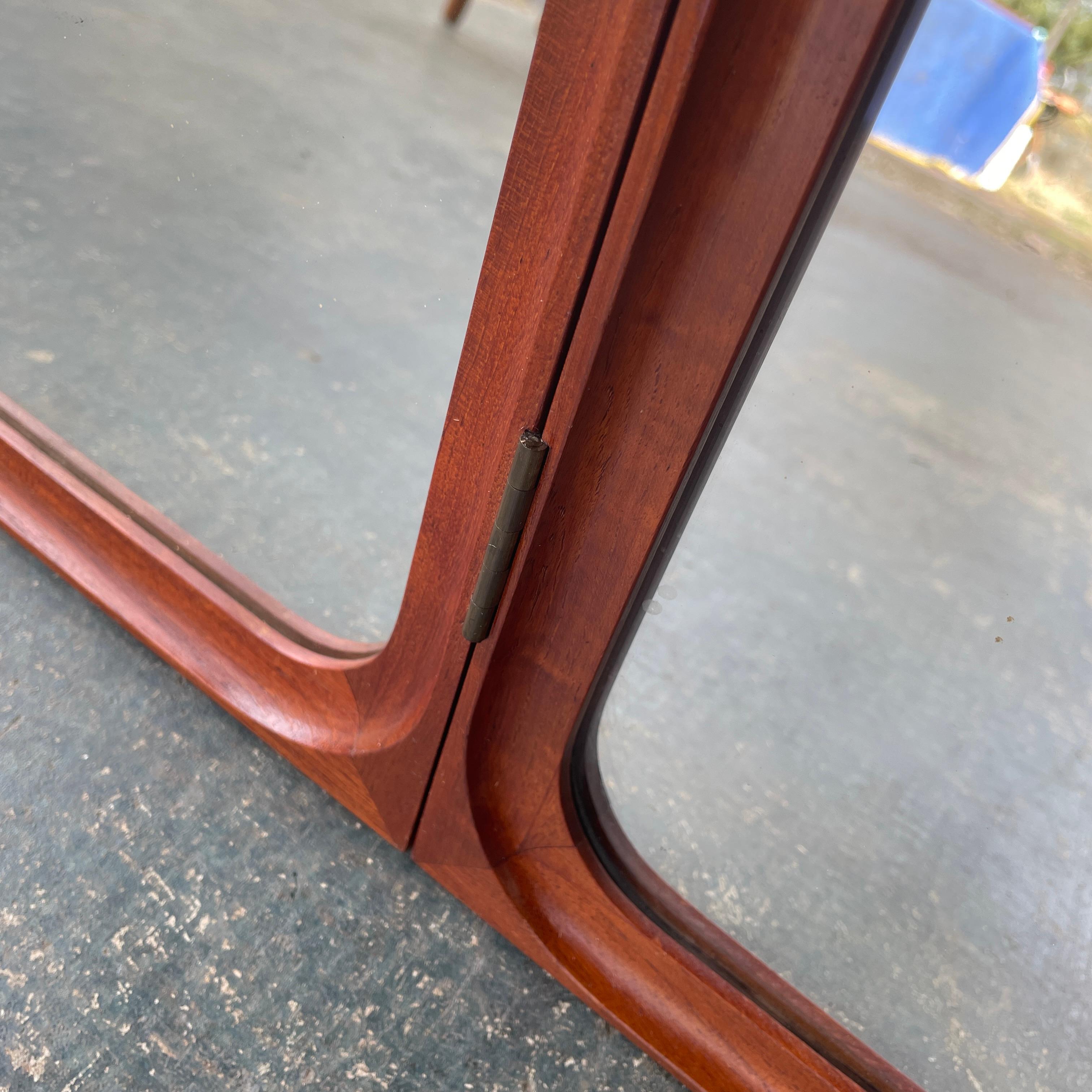 Metà XX secolo Specchio pieghevole da parete o da tavolo Frode Holm Teak di Illums Bolighus Vintage Danish in vendita