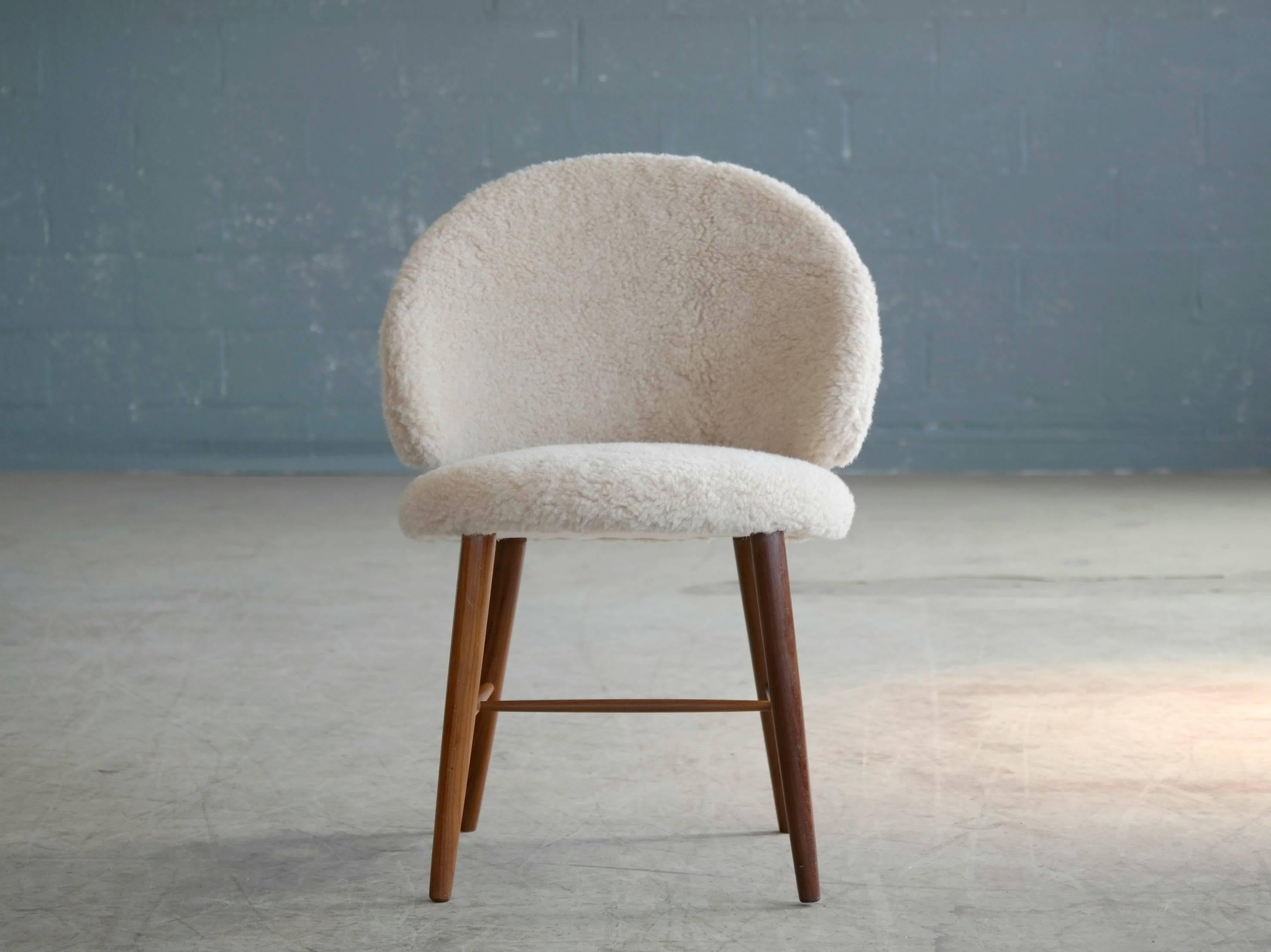 Frode Holm Vanity or Dressing Chair in Teak and Lambswool, Denmark, 1950s In Excellent Condition In Bridgeport, CT