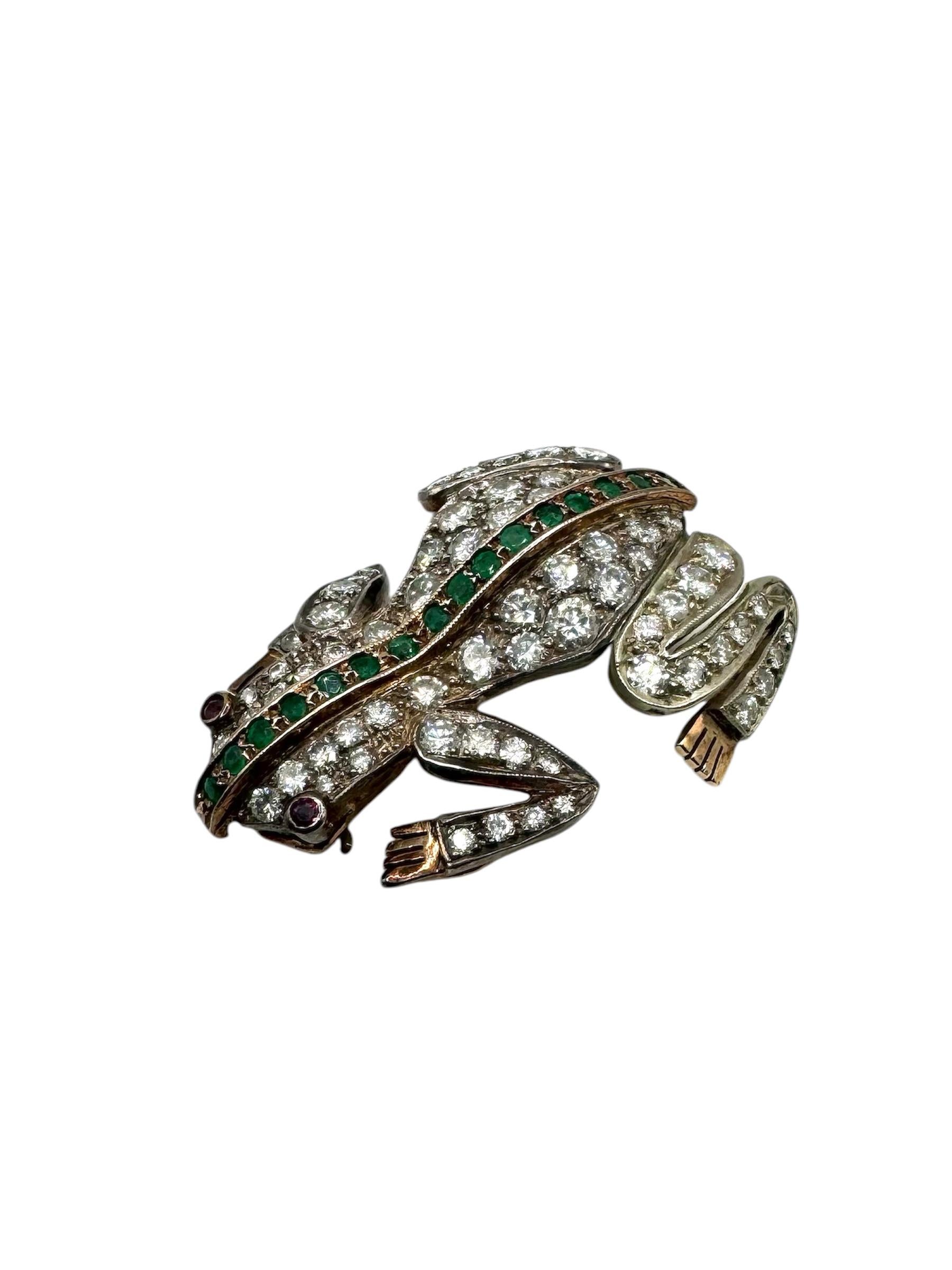 Vintage Diamond, Emerald, and Garnet Frog Brooch in 14K Gold In Excellent Condition For Sale In Great Neck Plaza, NY