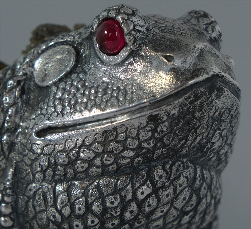 Contemporary Frog by Alcino Silversmith Handcrafted in Sterling Silver with Green Spherulite