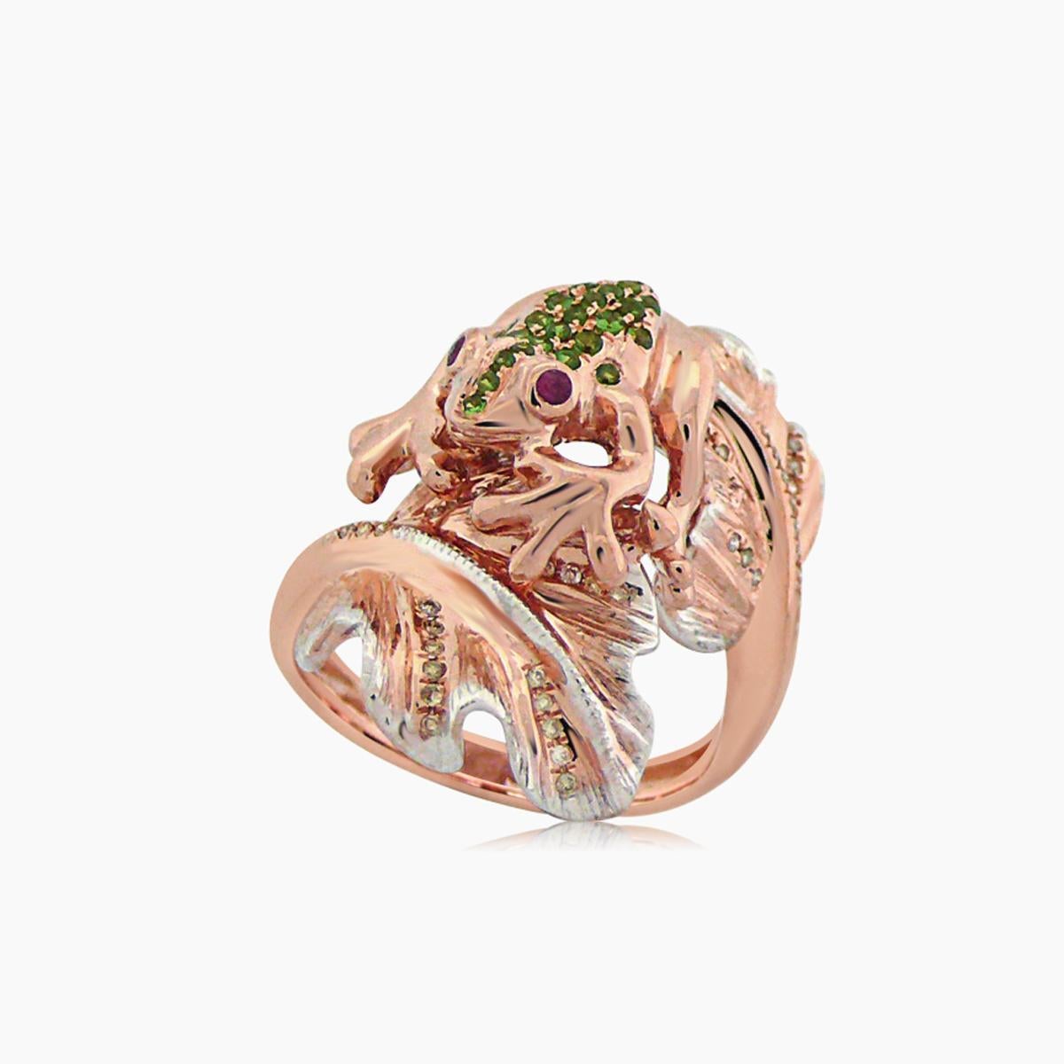 Dimensions: 2.10x2.50x2.70cm
Color: 18K Rose Gold
Materials:
