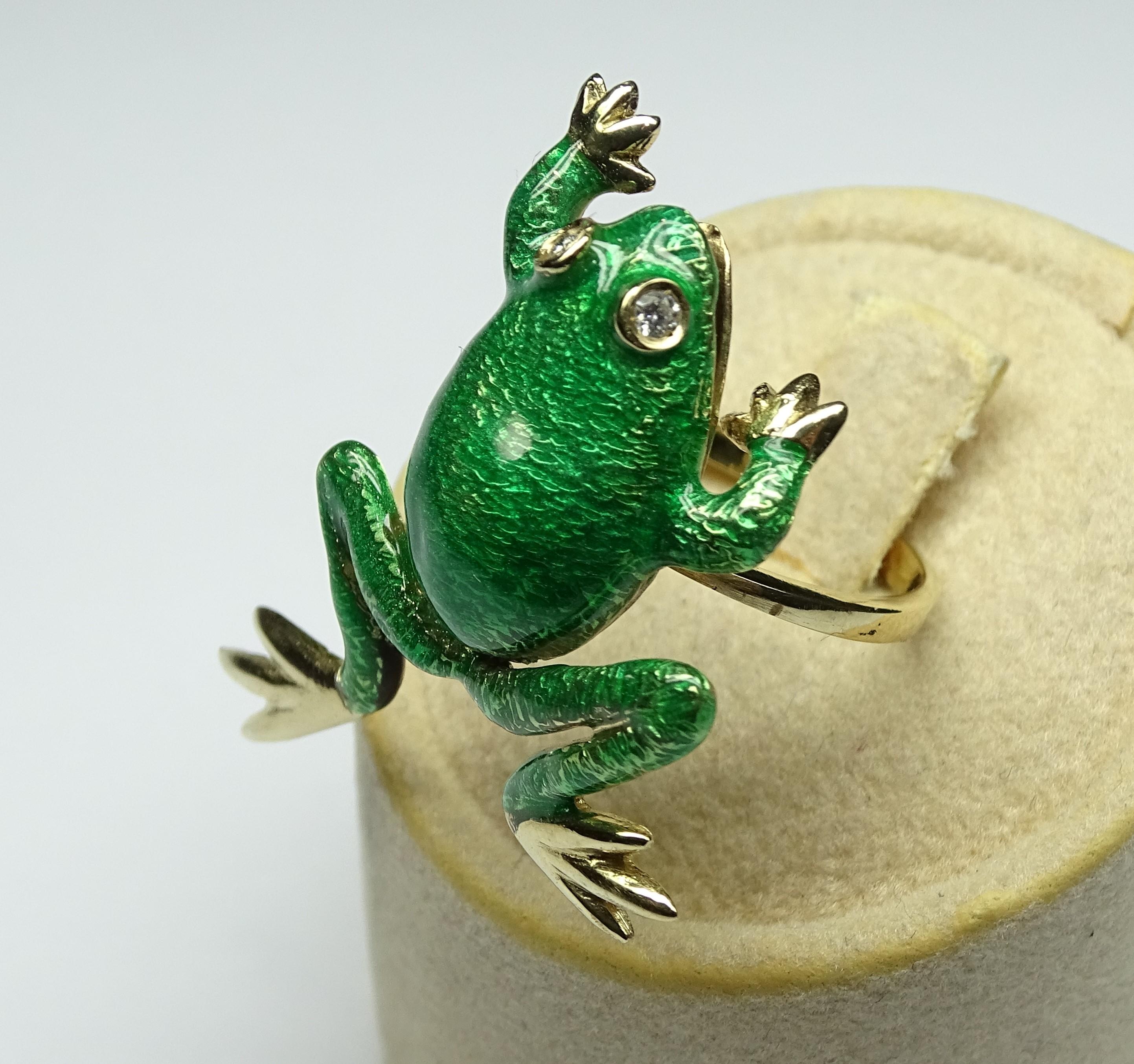 Frog Green Enamel White Diamonds 14 Karat Yellow Gold Art Nouveau Ring In New Condition For Sale In Marcianise, IT
