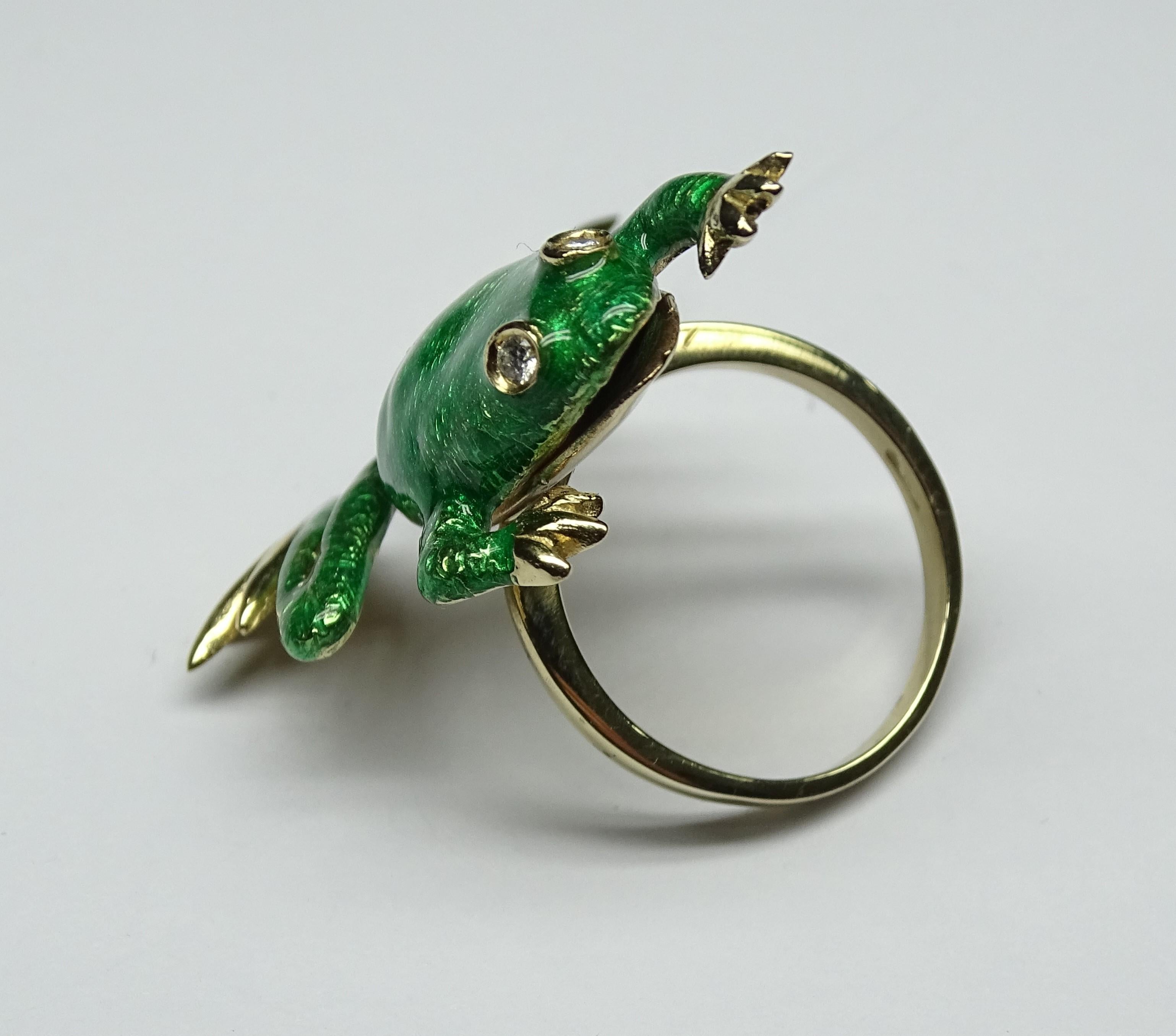 Frog Green Enamel White Diamonds 14 Karat Yellow Gold Art Nouveau Ring For Sale 3