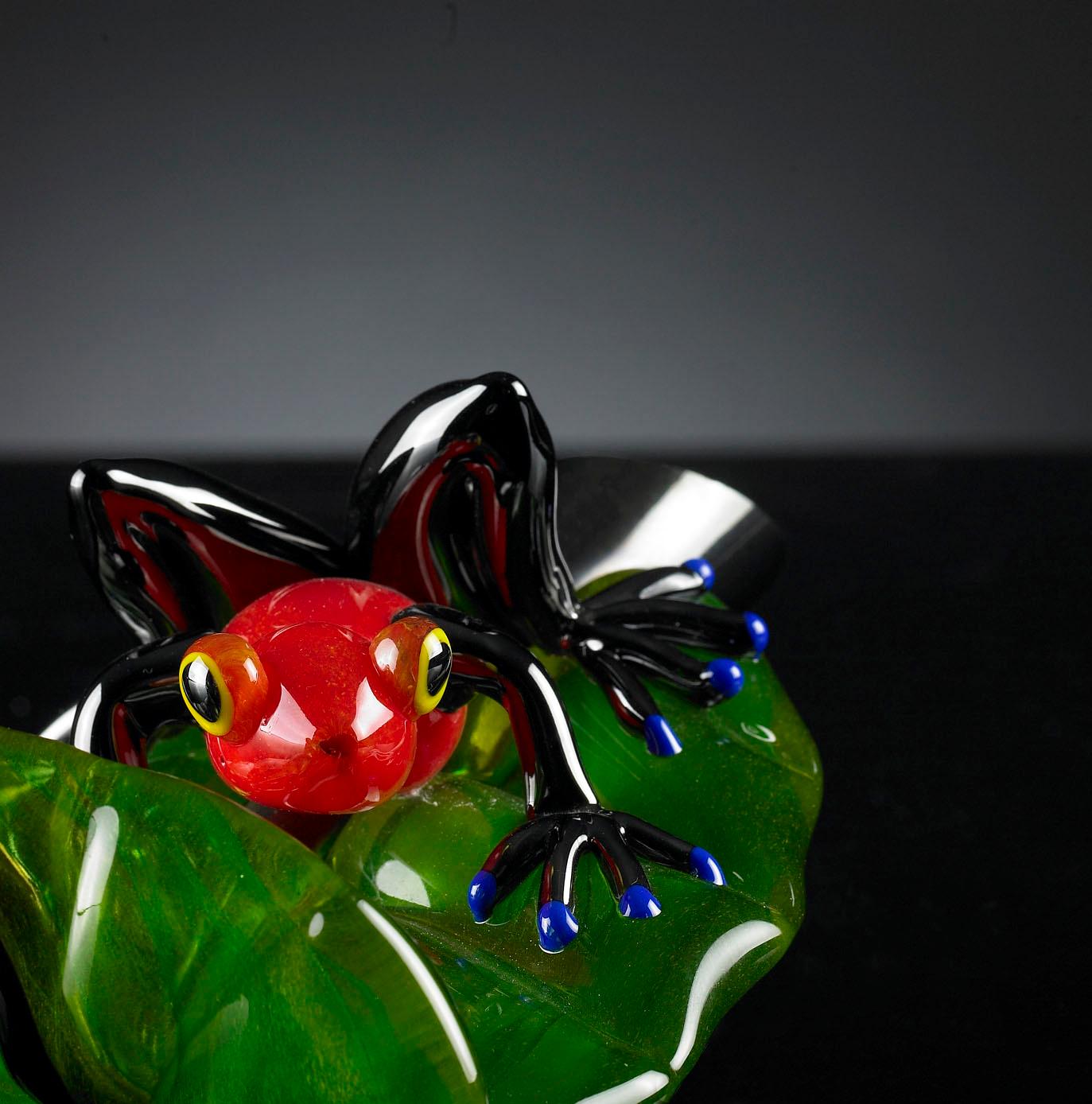 Modern Frog on a Leaf, in Glass, Italy For Sale