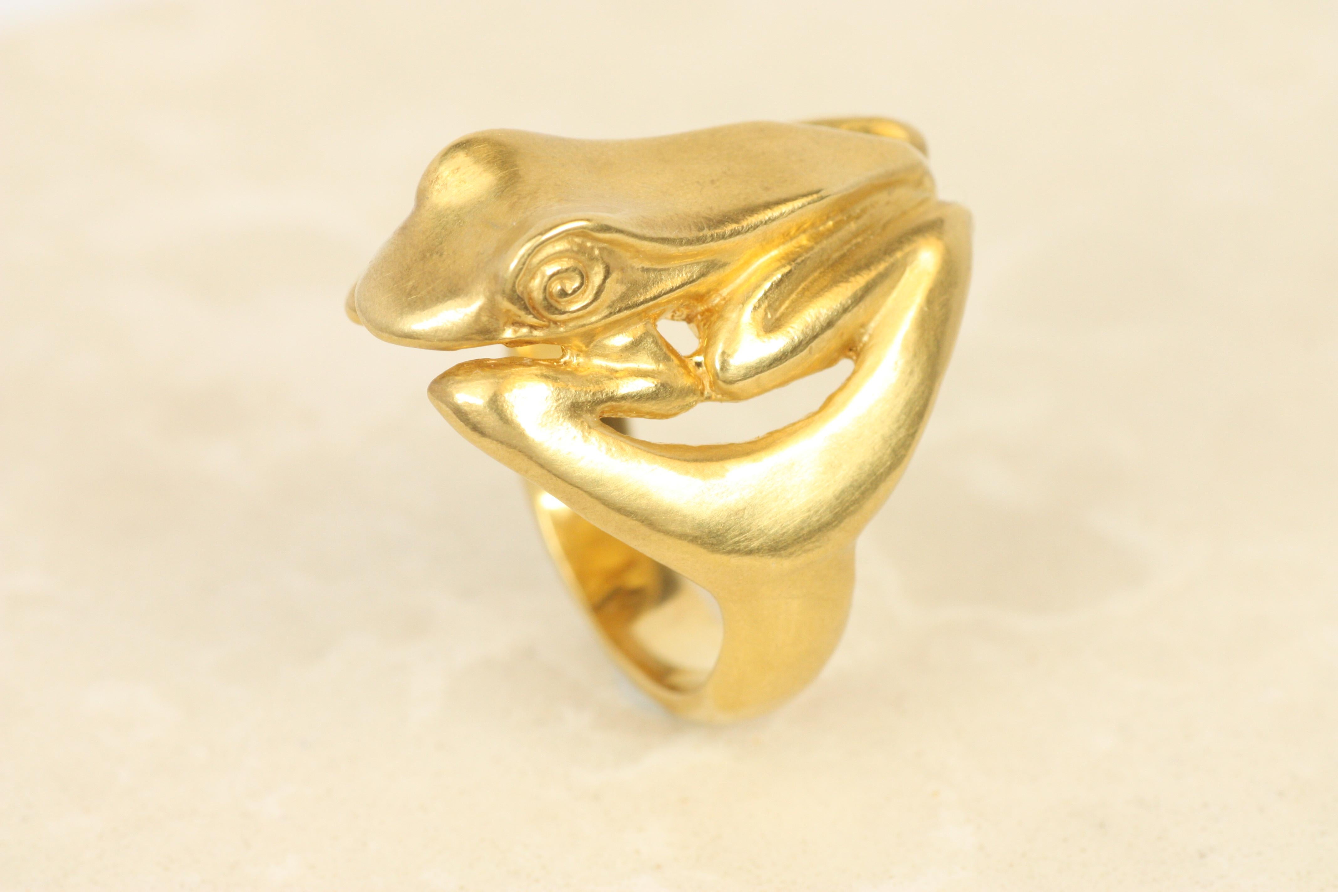 Frog Ring in 22K Yellow Gold – Pre-Columbian Inspired by Bracken Jewelers For Sale 2