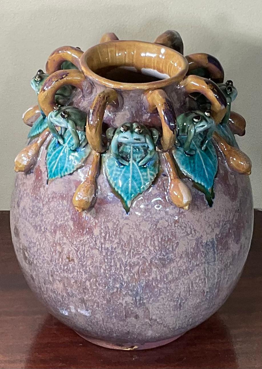 Frogs Motif Ceramic Vase  6