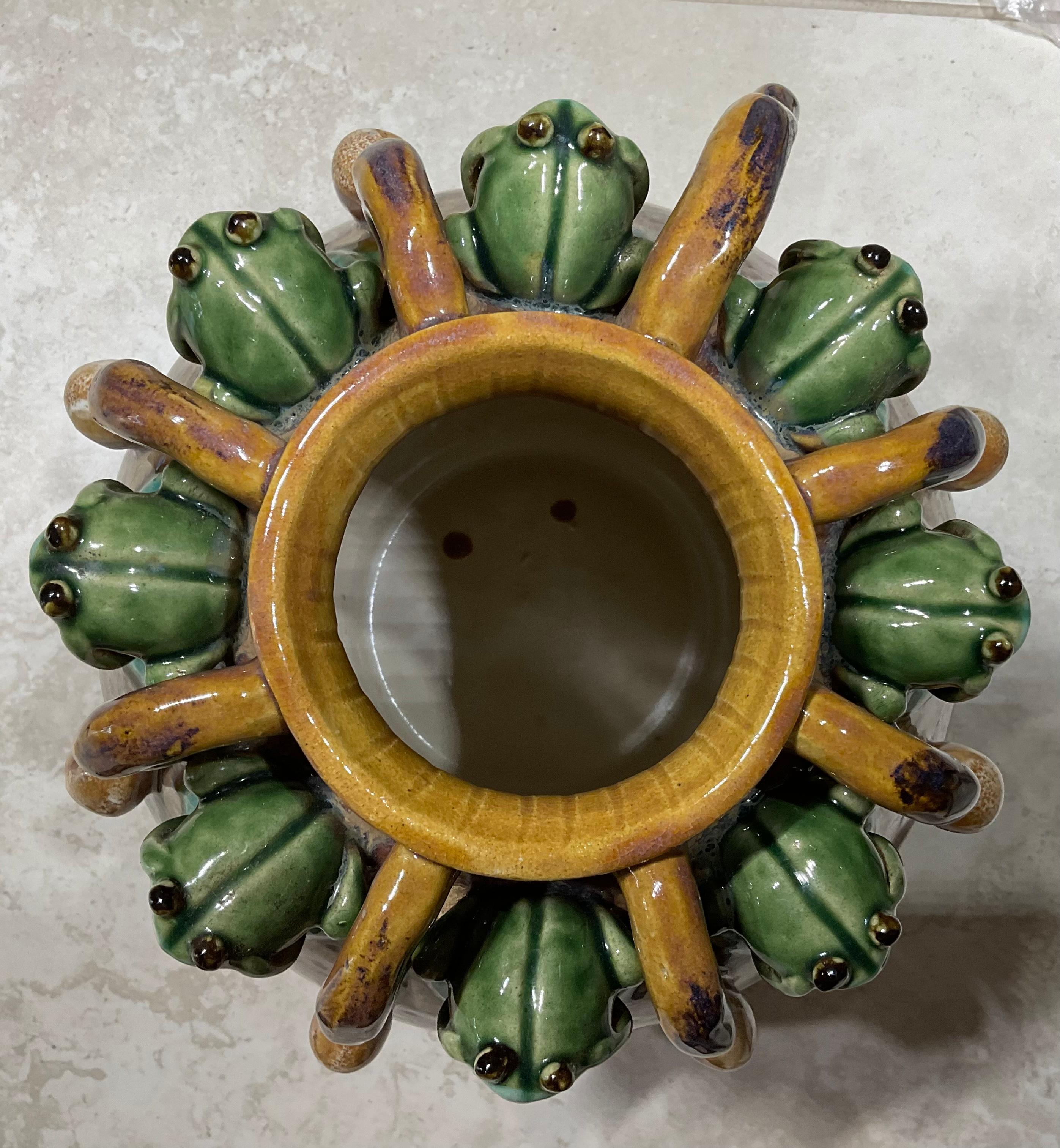 Frogs Motif Ceramic Vase  3