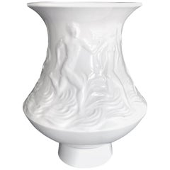 Vase en porcelaine Art Déco «olicking in the Waves » avec nus de Meissen