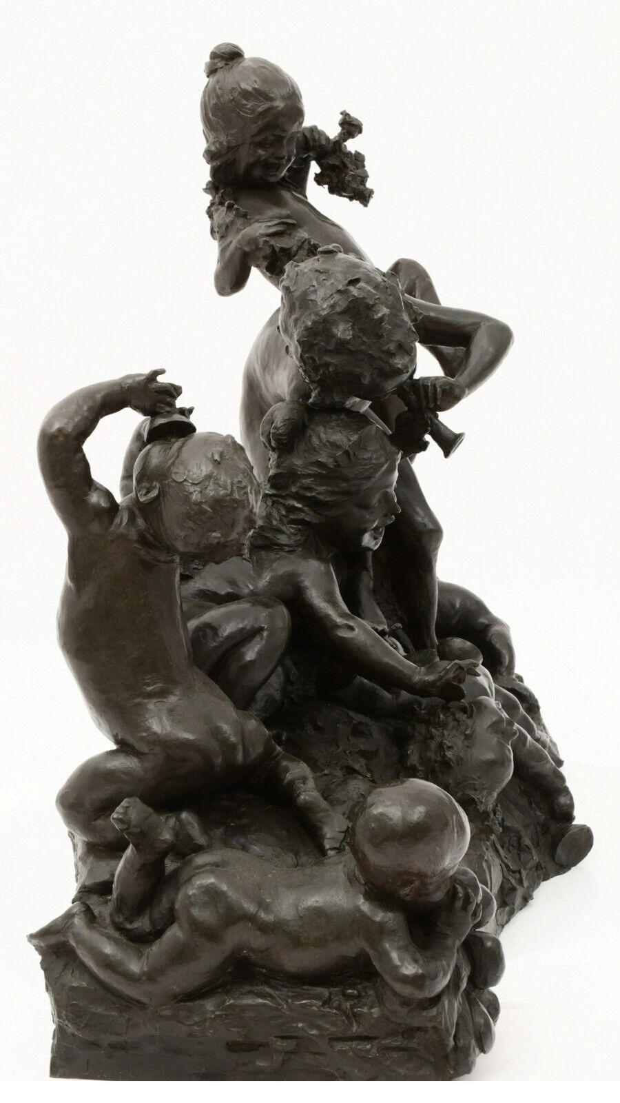 Français Sculpture de putti branchés d'après Joseph Gustave Cheret (1838-1894)  en vente