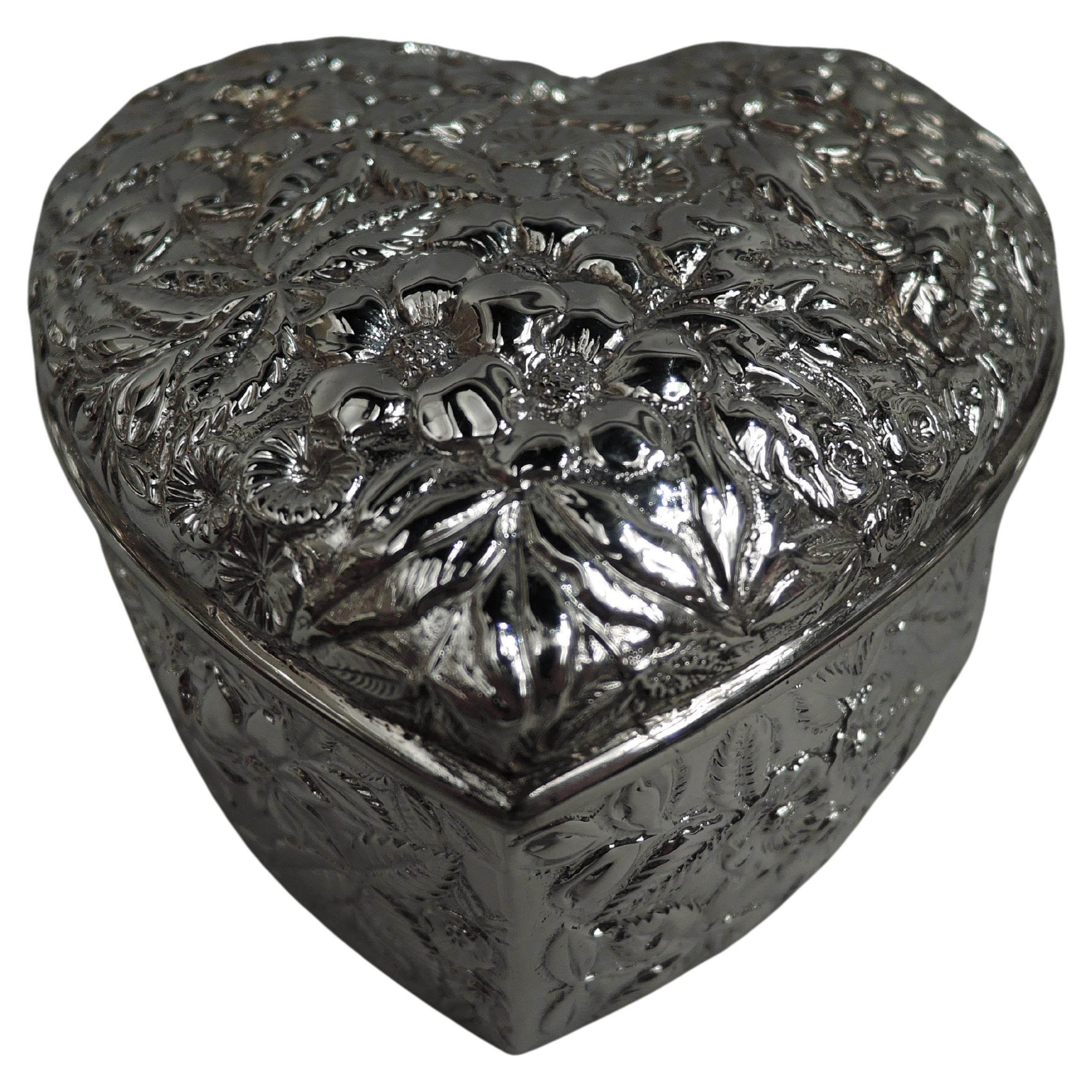 From Baltimore with Love—Jacobi Romantic Repousse Sterling Silver Heart Box For Sale