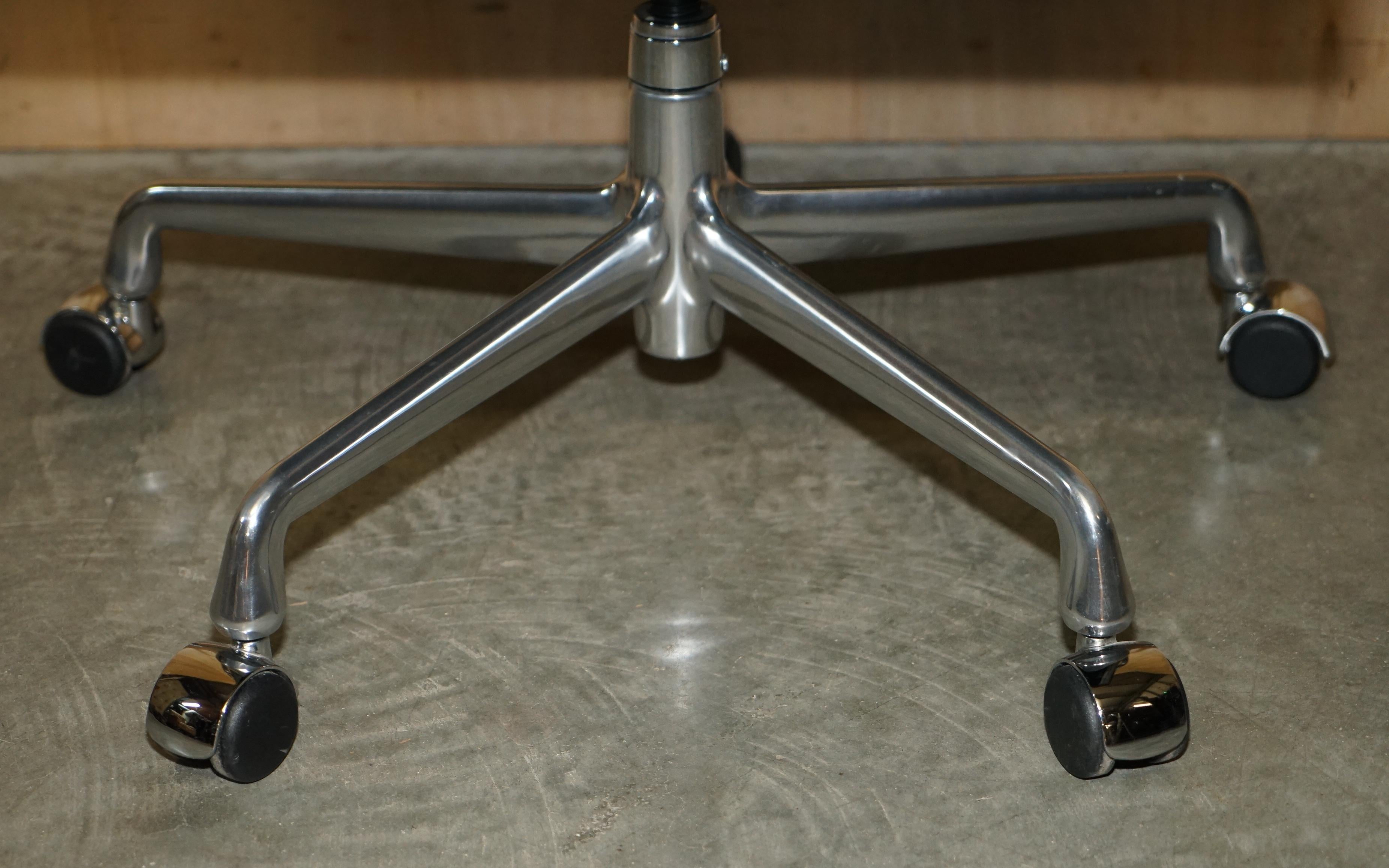 FROM CHANEL HEAD OFFICE NYC EAMES EA217 SUEDE LEATHER SOFTPAD OFFiCE