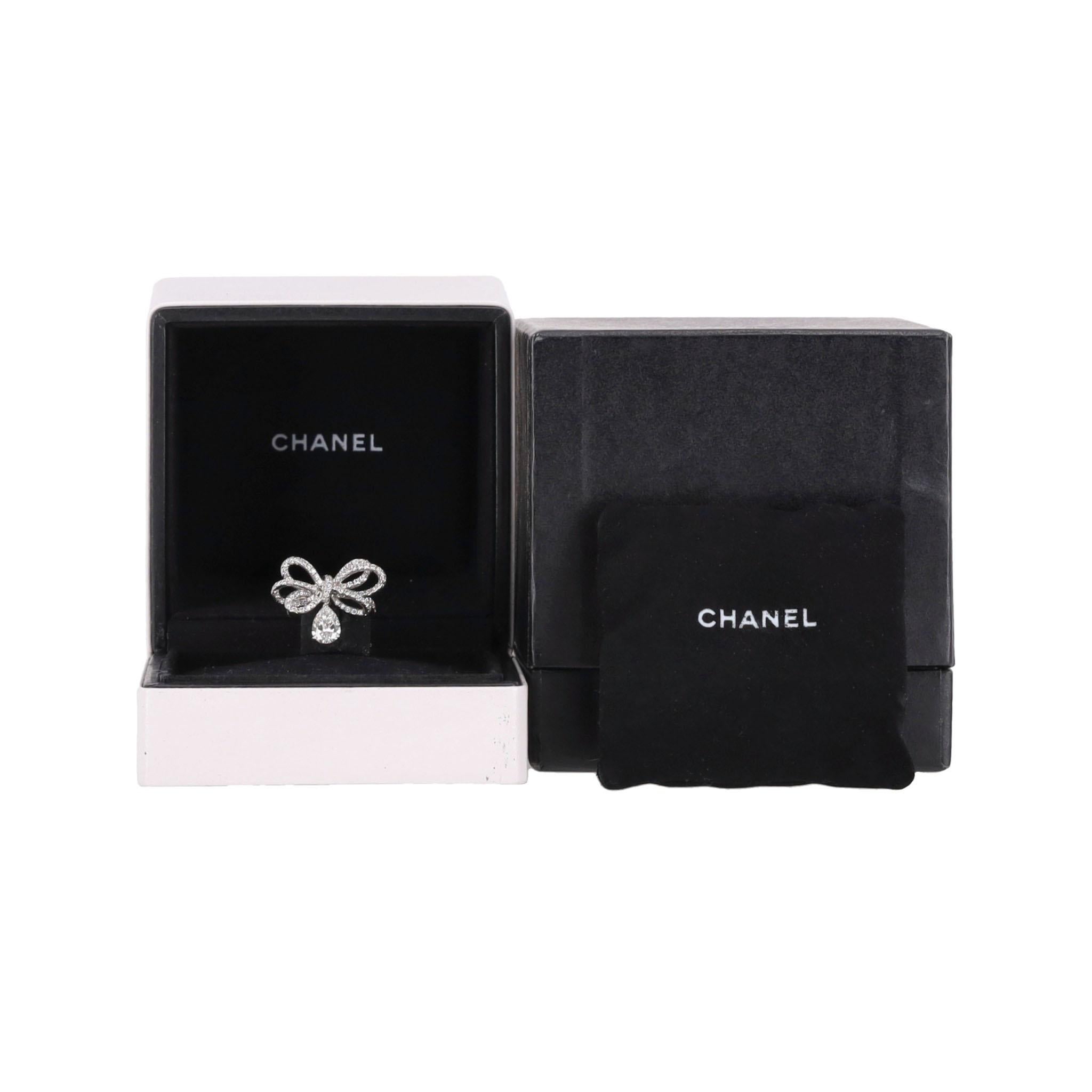 From Chanel High Jewellery Collection - Chanel Boucle Diamant Bow Ring For Sale 5