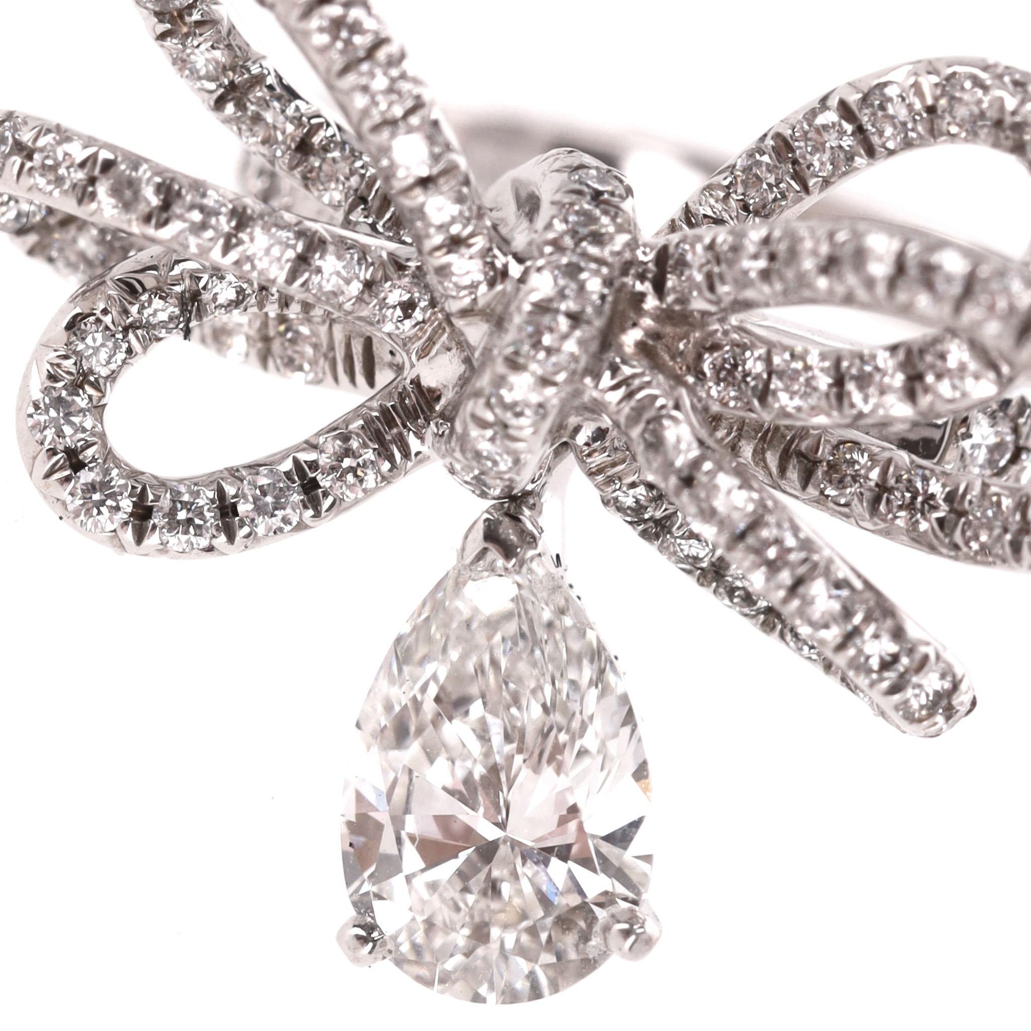 From Chanel High Jewellery Collection - Chanel Boucle Diamant Bow Ring In Excellent Condition For Sale In London, GB