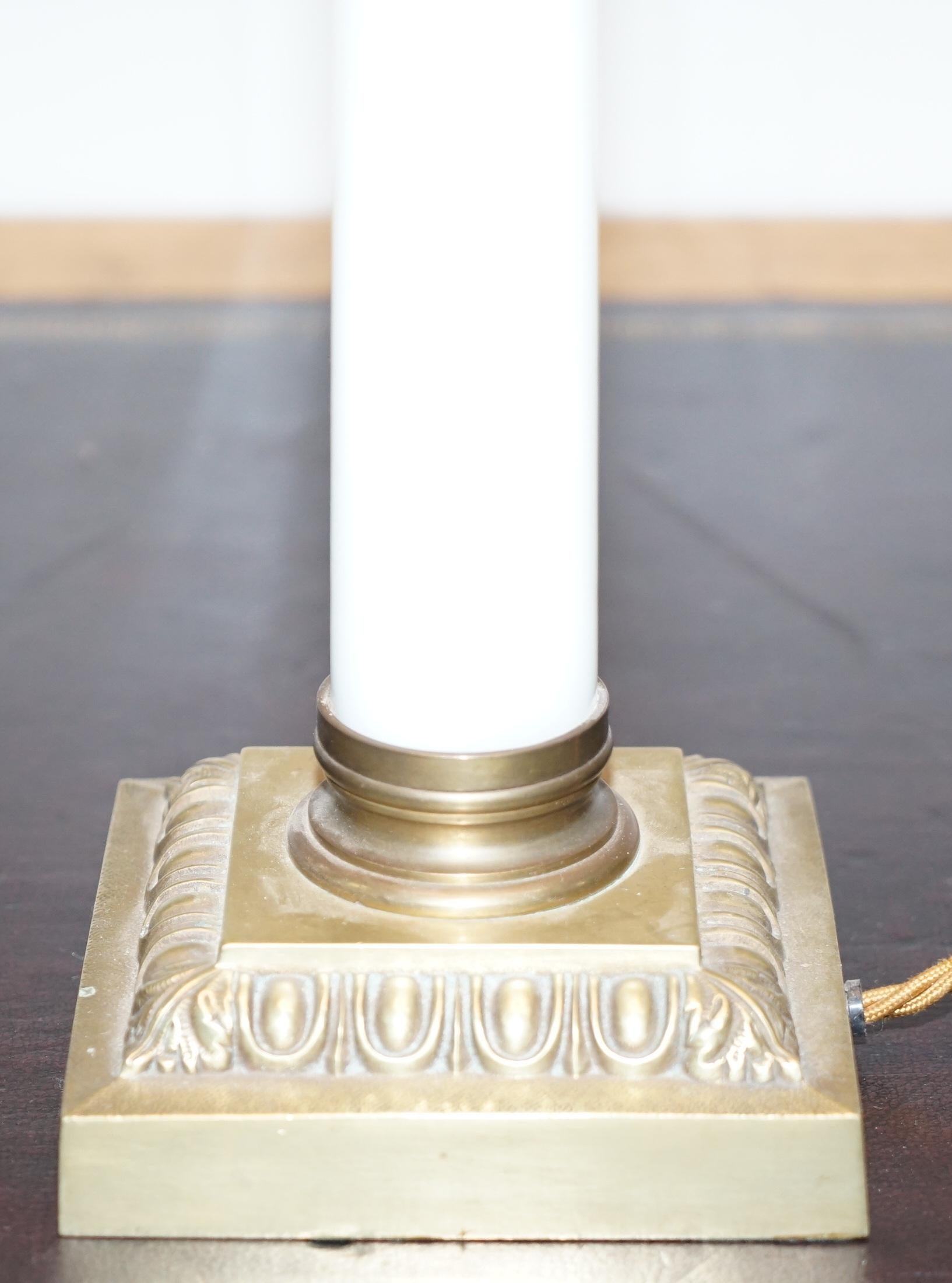 from Duke & Duchess Northumberland's Estate Sale Marble Corinthian Pillar Lamp (Neoklassisch)